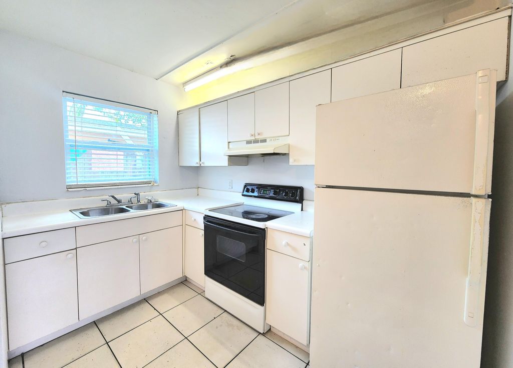 Photo of 215 SW 1st Court #1-2, Pompano Beach, FL 33060 (MLS # B26020187)