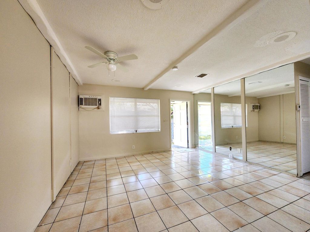 Photo of 215 SW 1st Court #1-2, Pompano Beach, FL 33060 (MLS # B26020187)