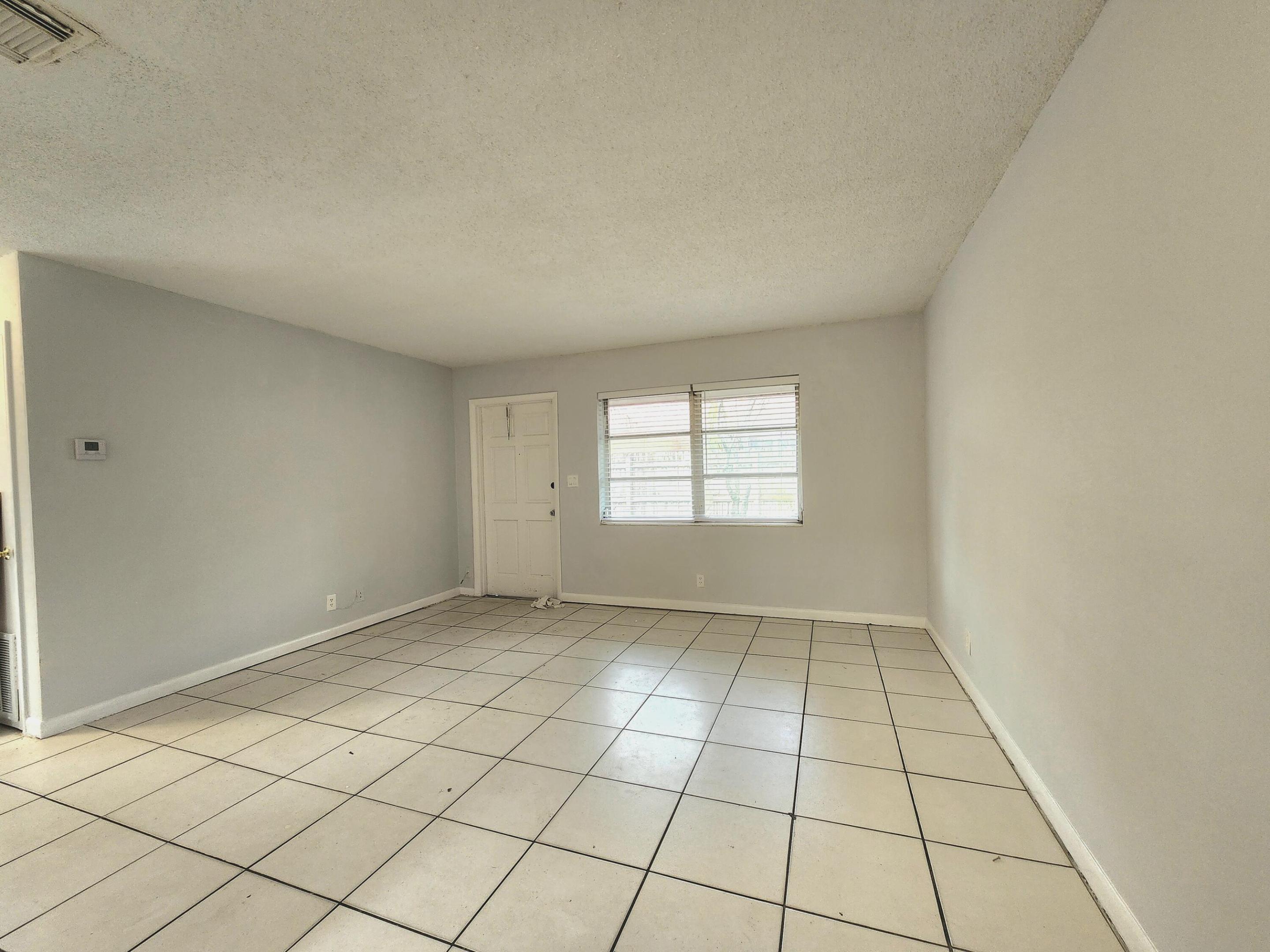 215 SW 1st Court 1-2