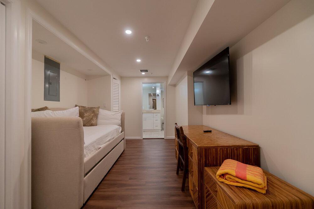 PALM BEACH HOTEL CONDO - Residential