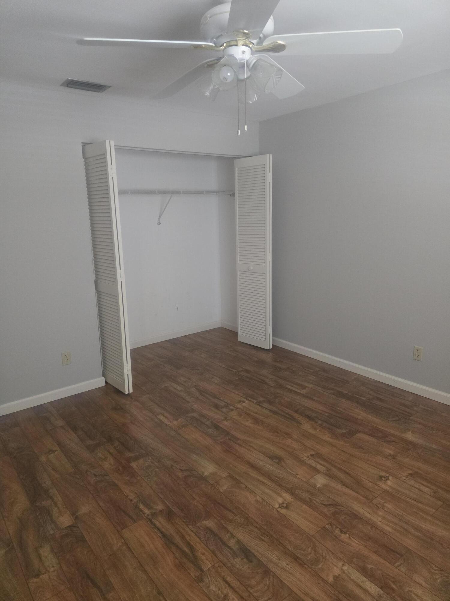 OAK PARK TERRACE UNITS 1-16 - Residential