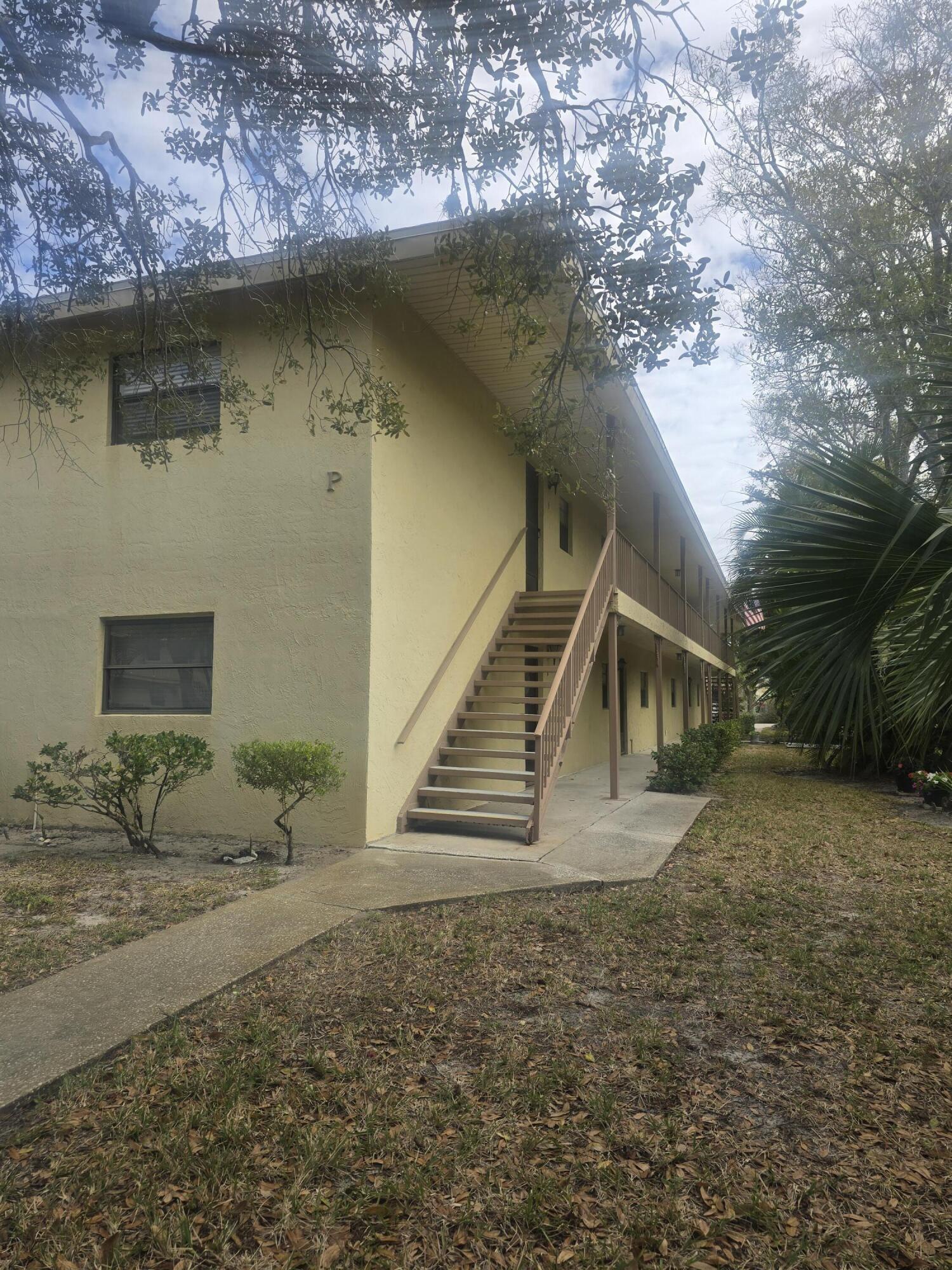 OAK PARK TERRACE UNITS 1-16 - Residential