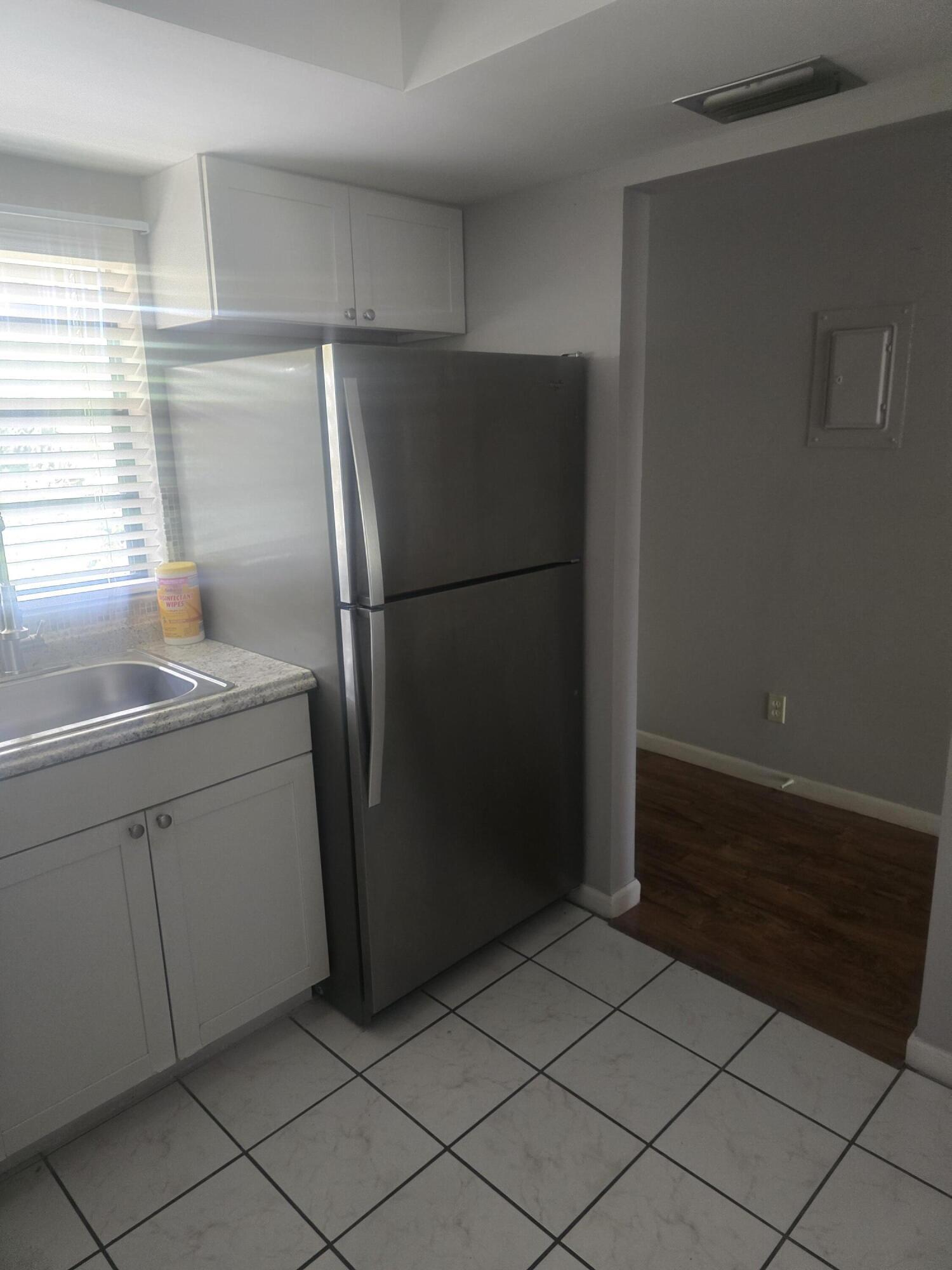 OAK PARK TERRACE UNITS 1-16 - Residential