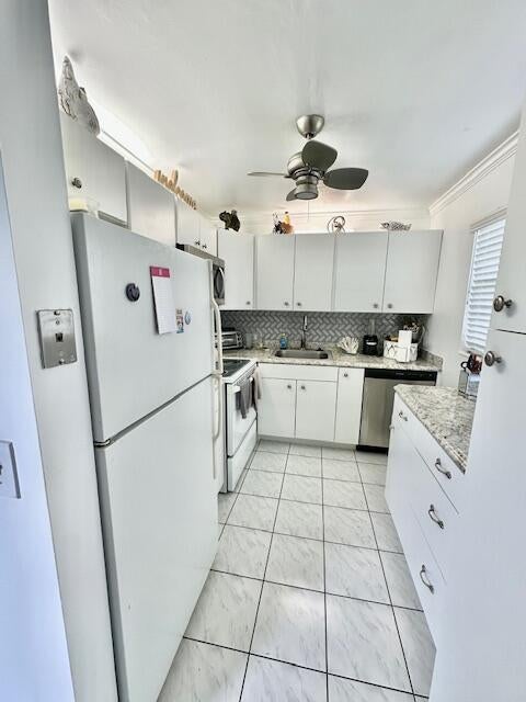 Photo of 14 Fanshaw A, Boca Raton, FL 33434 (MLS # B26079010)