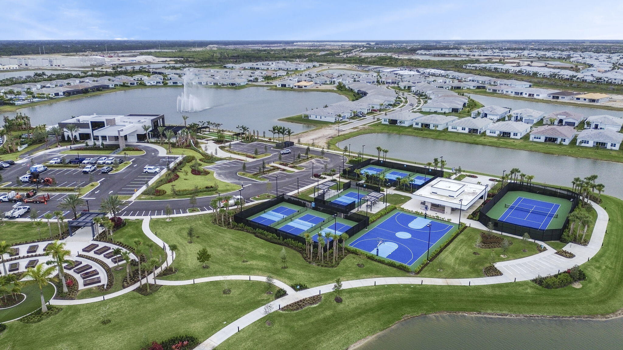 TELARO AT SOUTHERN GROVE - Residential