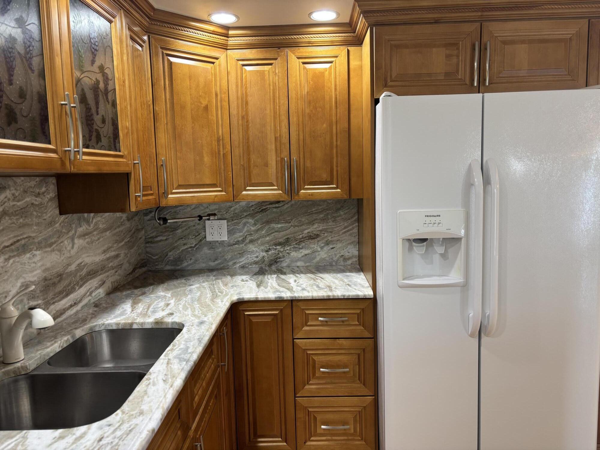 WELLINGTON CONDOS - Residential