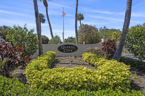 A home in Hutchinson Island