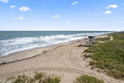 A home in Hutchinson Island