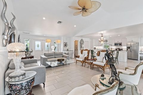 A home in Hutchinson Island