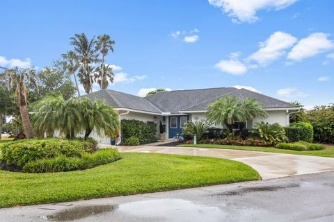 A home in Hutchinson Island