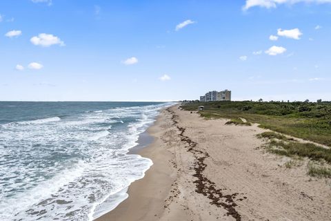 A home in Hutchinson Island