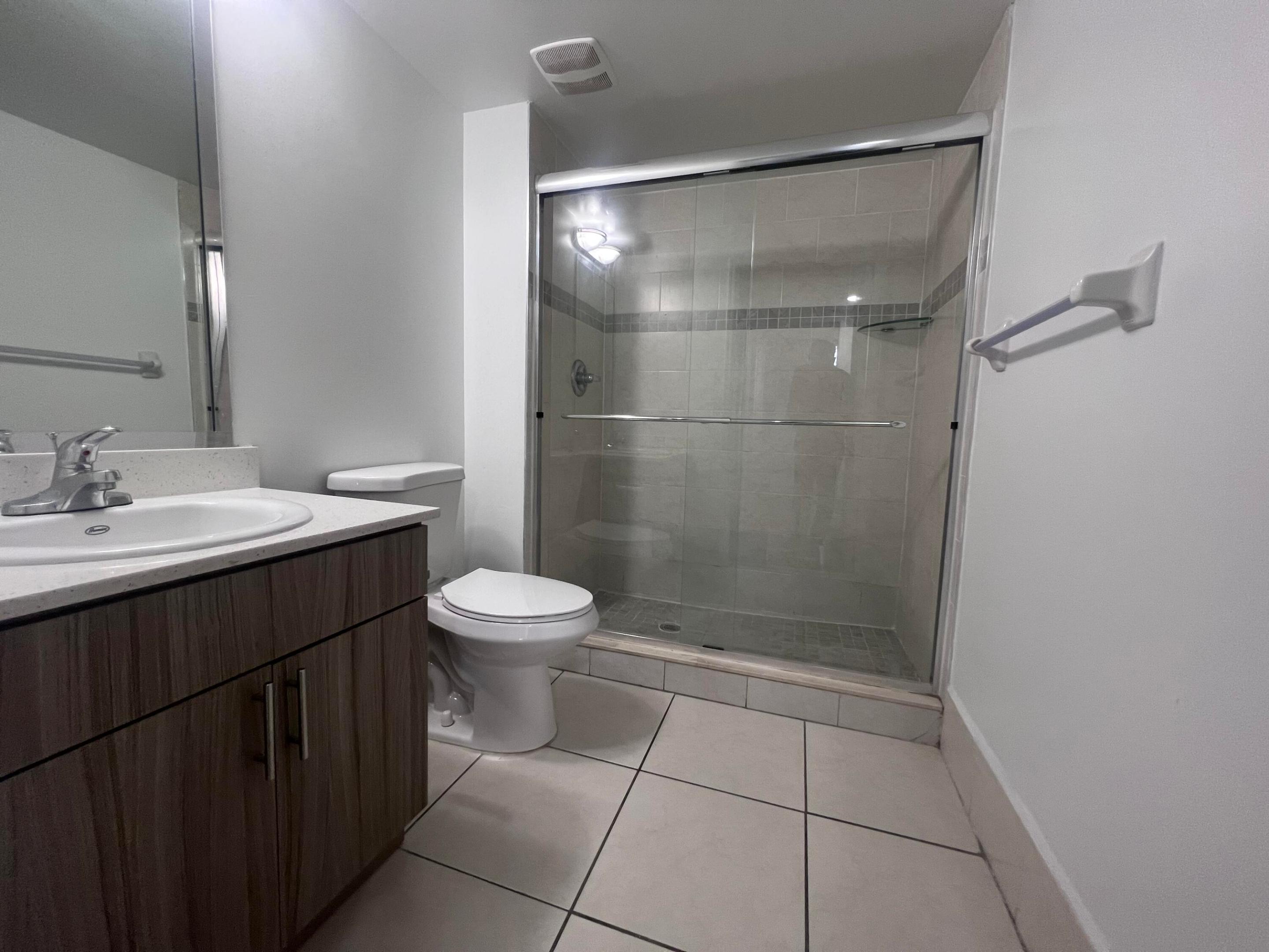Country Club Towers - Residential Lease
