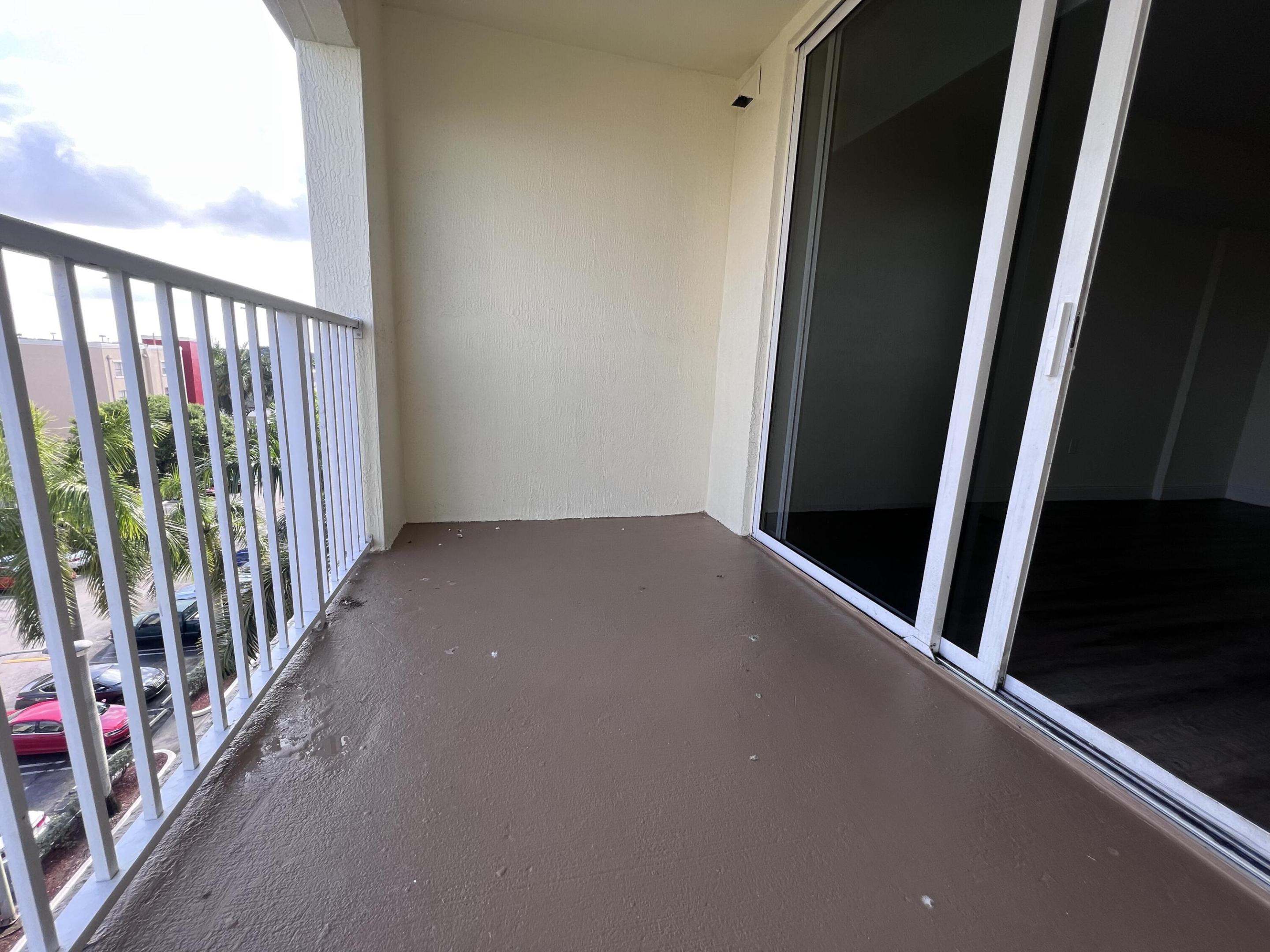 Country Club Towers - Residential Lease