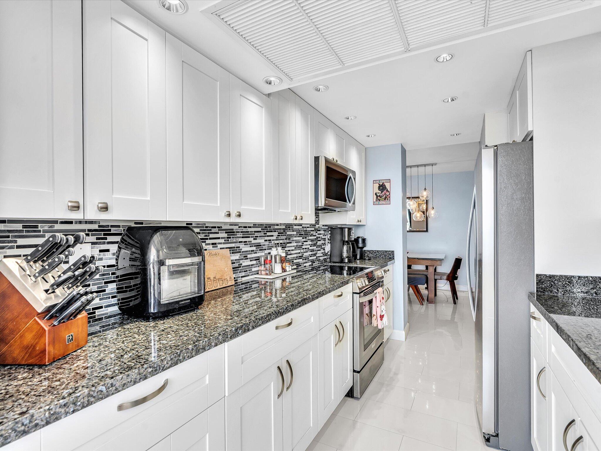 VANTAGE VIEW CONDO - Residential