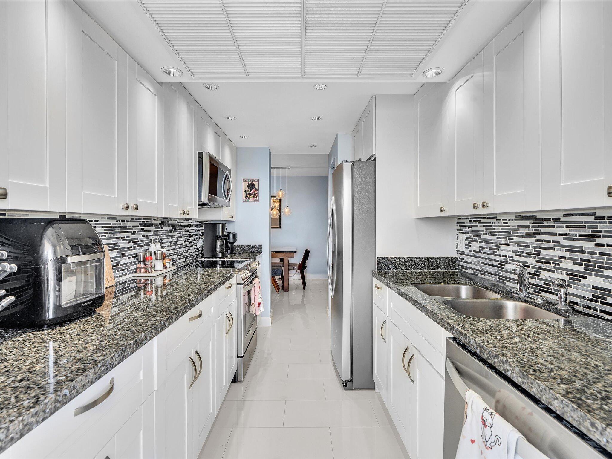 VANTAGE VIEW CONDO - Residential