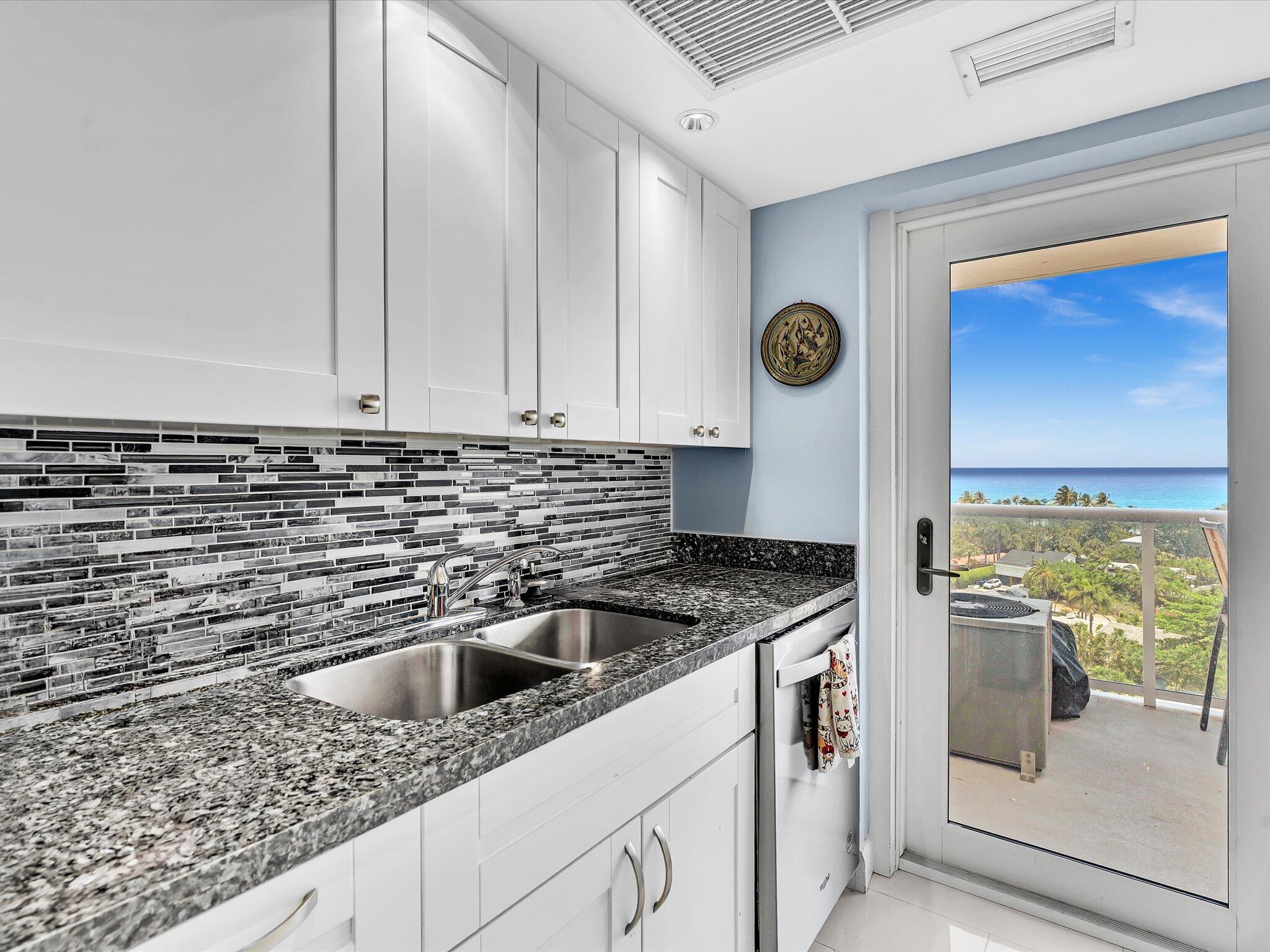 VANTAGE VIEW CONDO - Residential