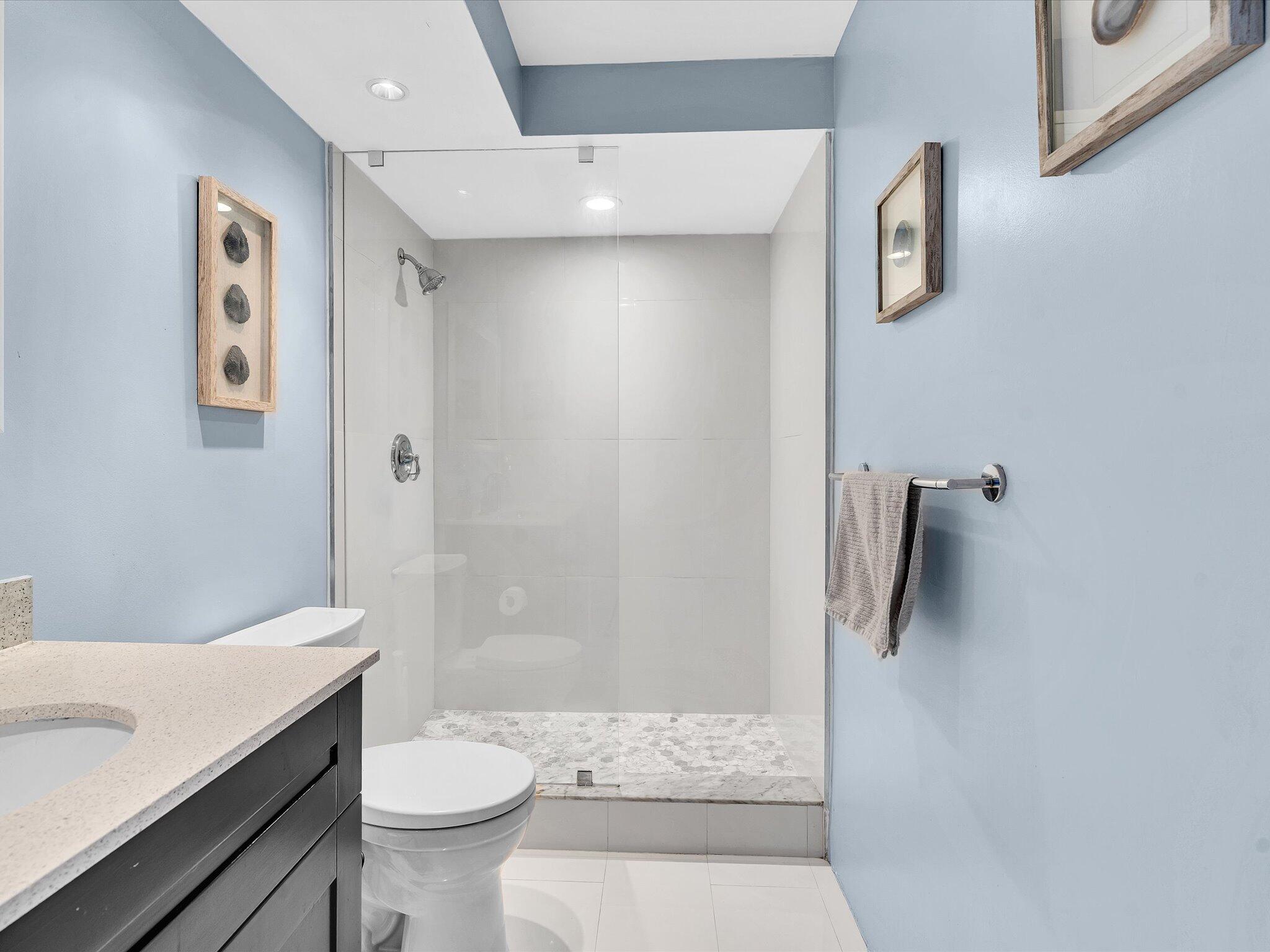 VANTAGE VIEW CONDO - Residential