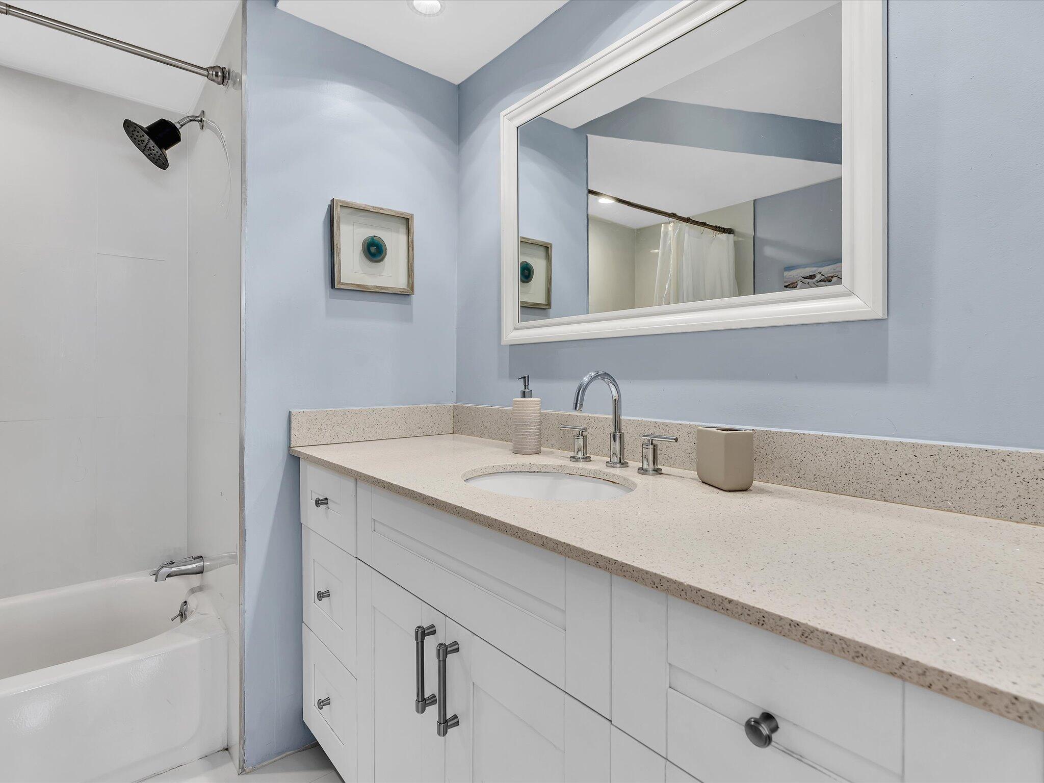 VANTAGE VIEW CONDO - Residential