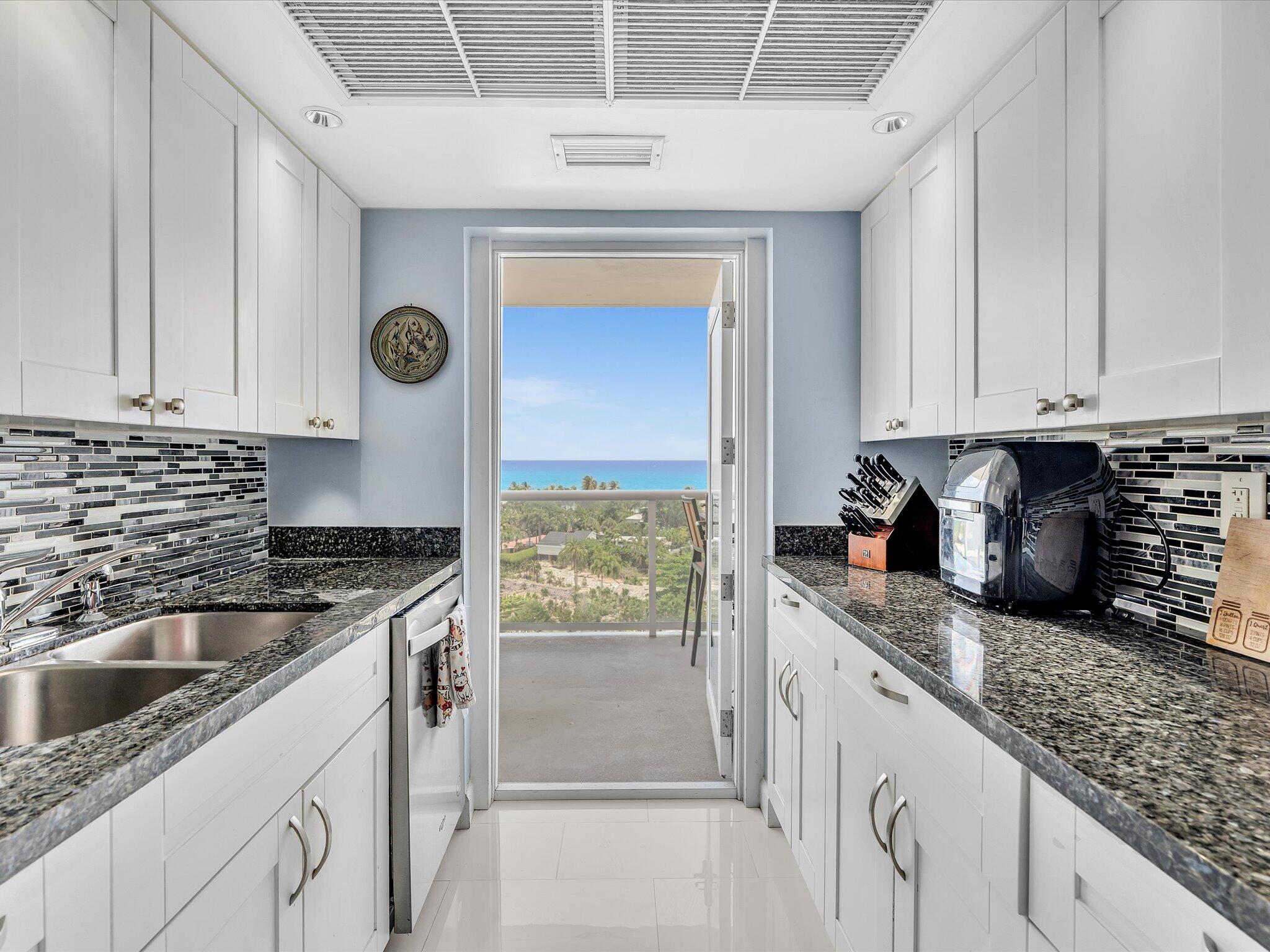 VANTAGE VIEW CONDO - Residential