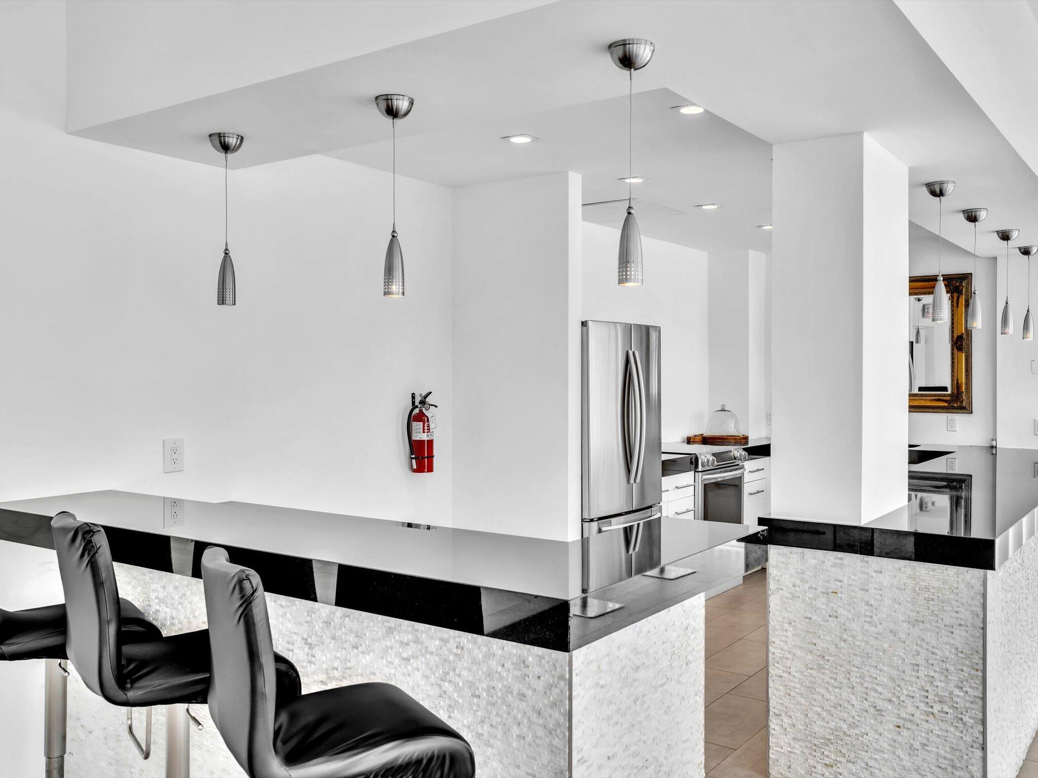 VANTAGE VIEW CONDO - Residential