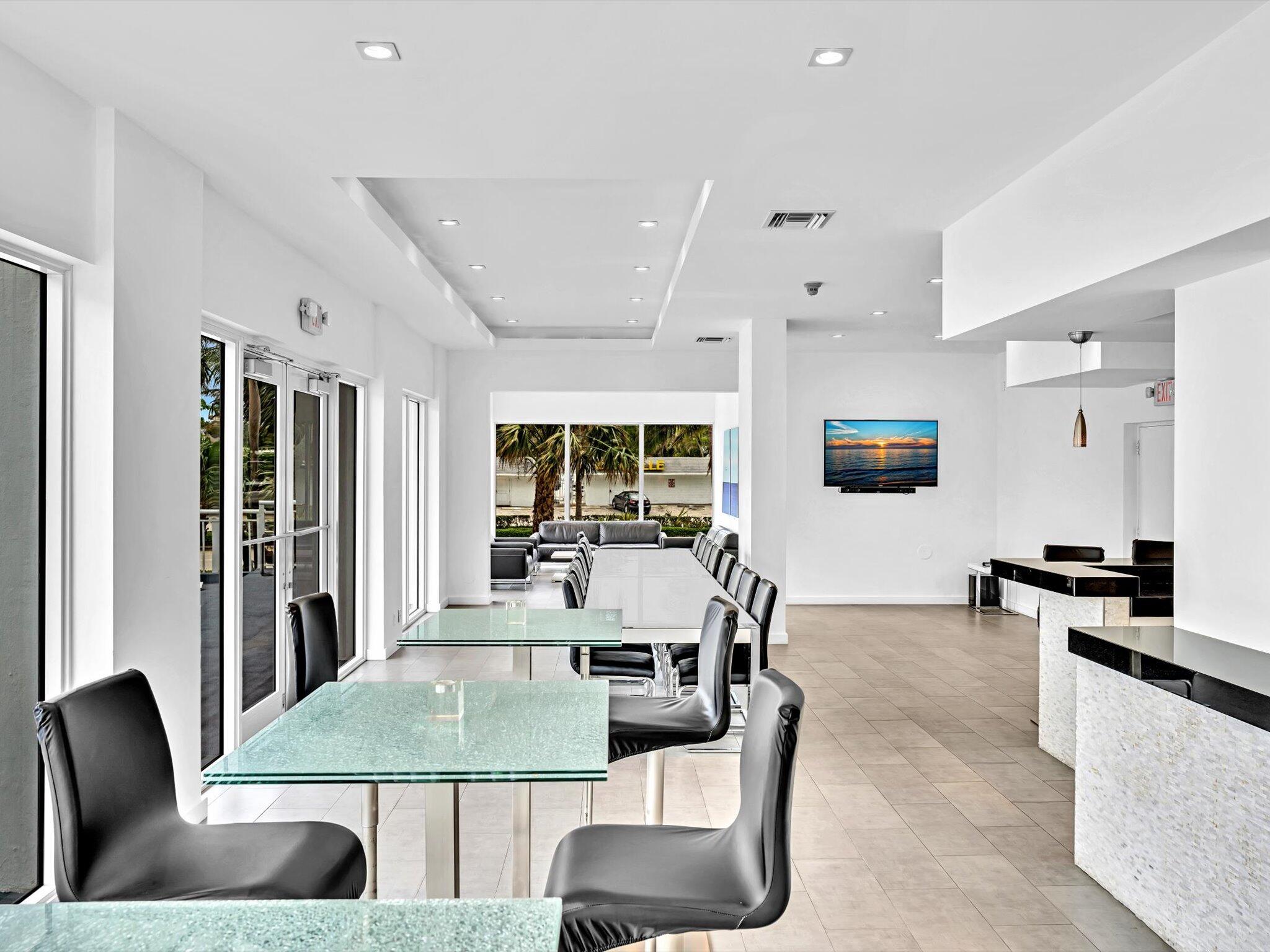 VANTAGE VIEW CONDO - Residential