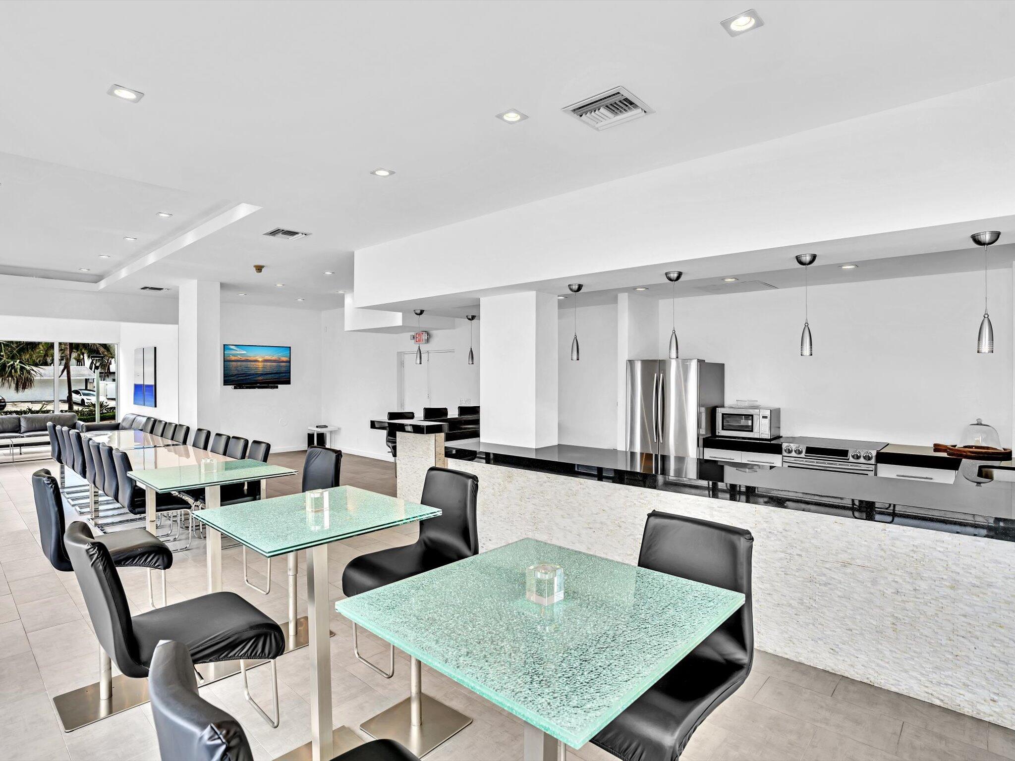 VANTAGE VIEW CONDO - Residential