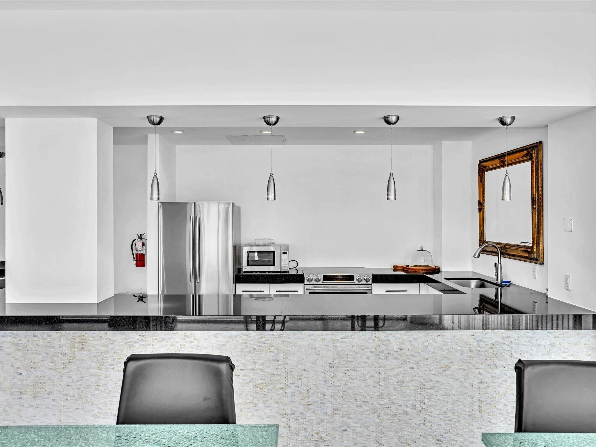 VANTAGE VIEW CONDO - Residential