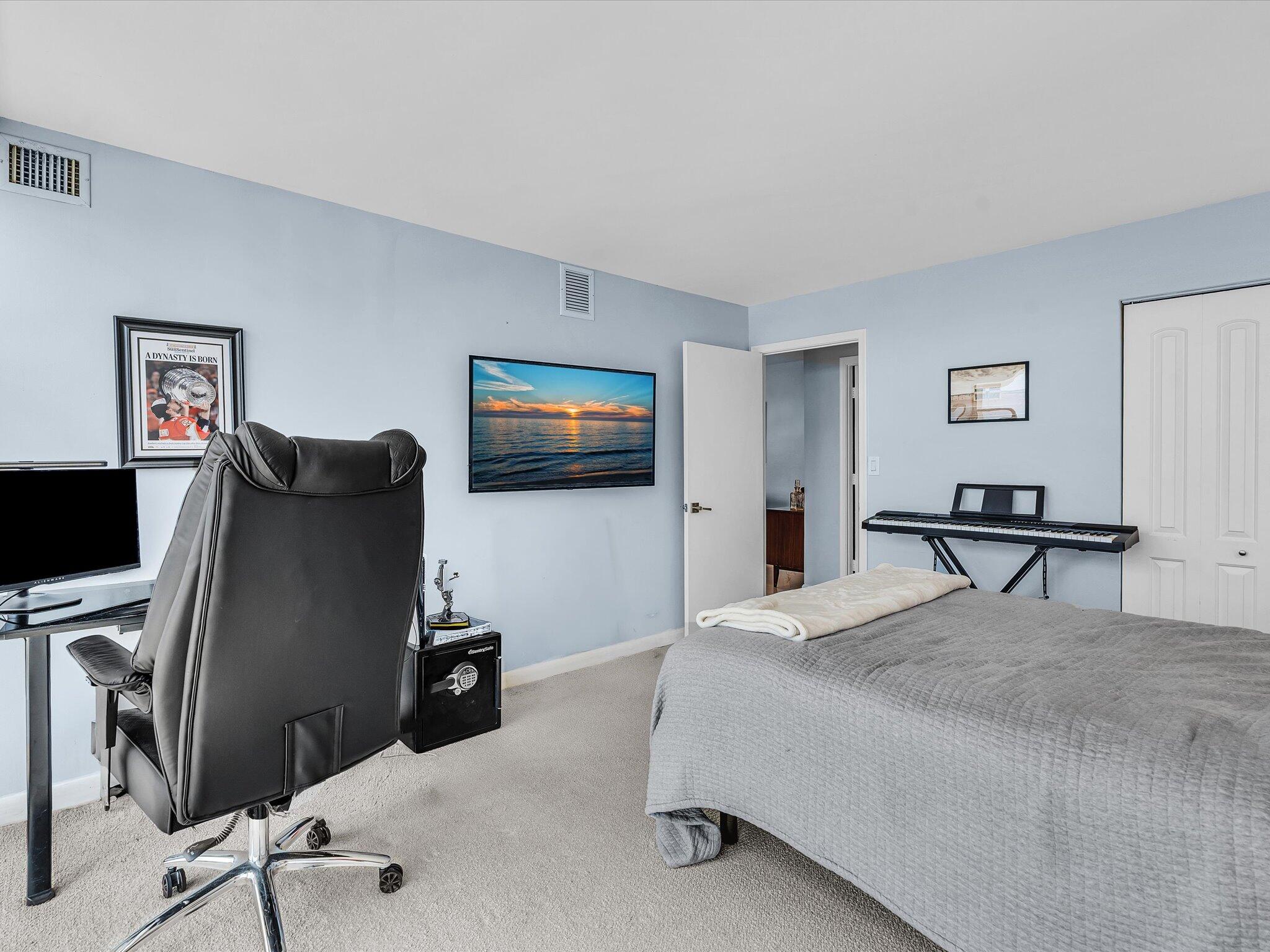 VANTAGE VIEW CONDO - Residential