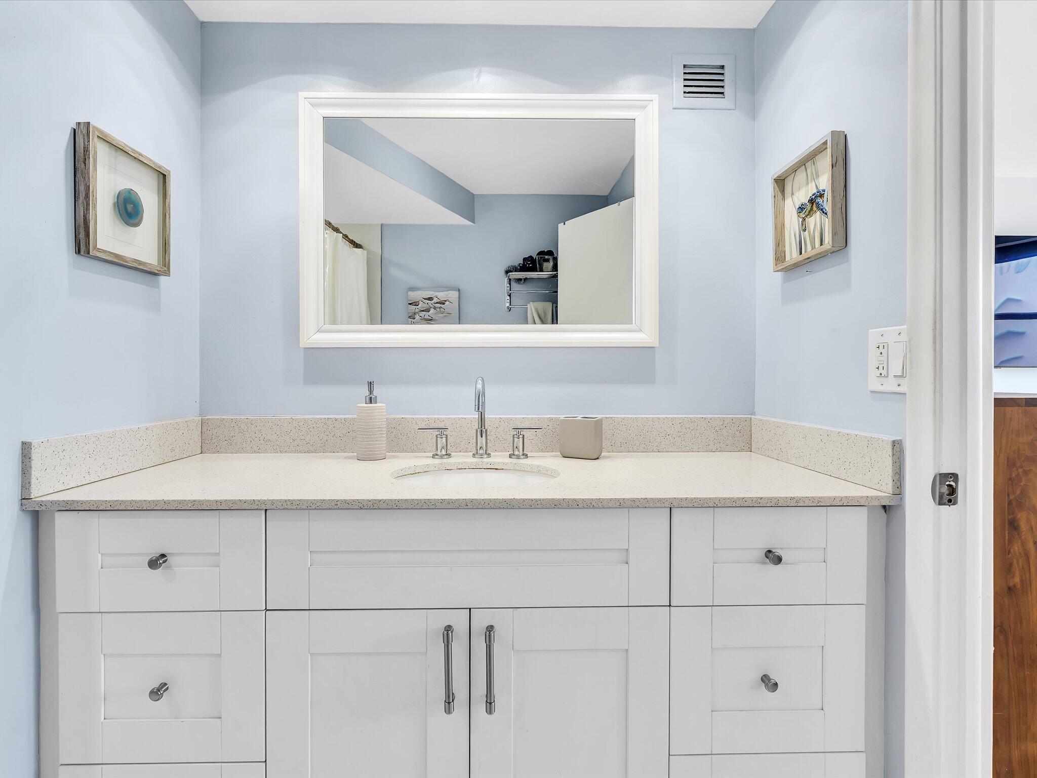 VANTAGE VIEW CONDO - Residential