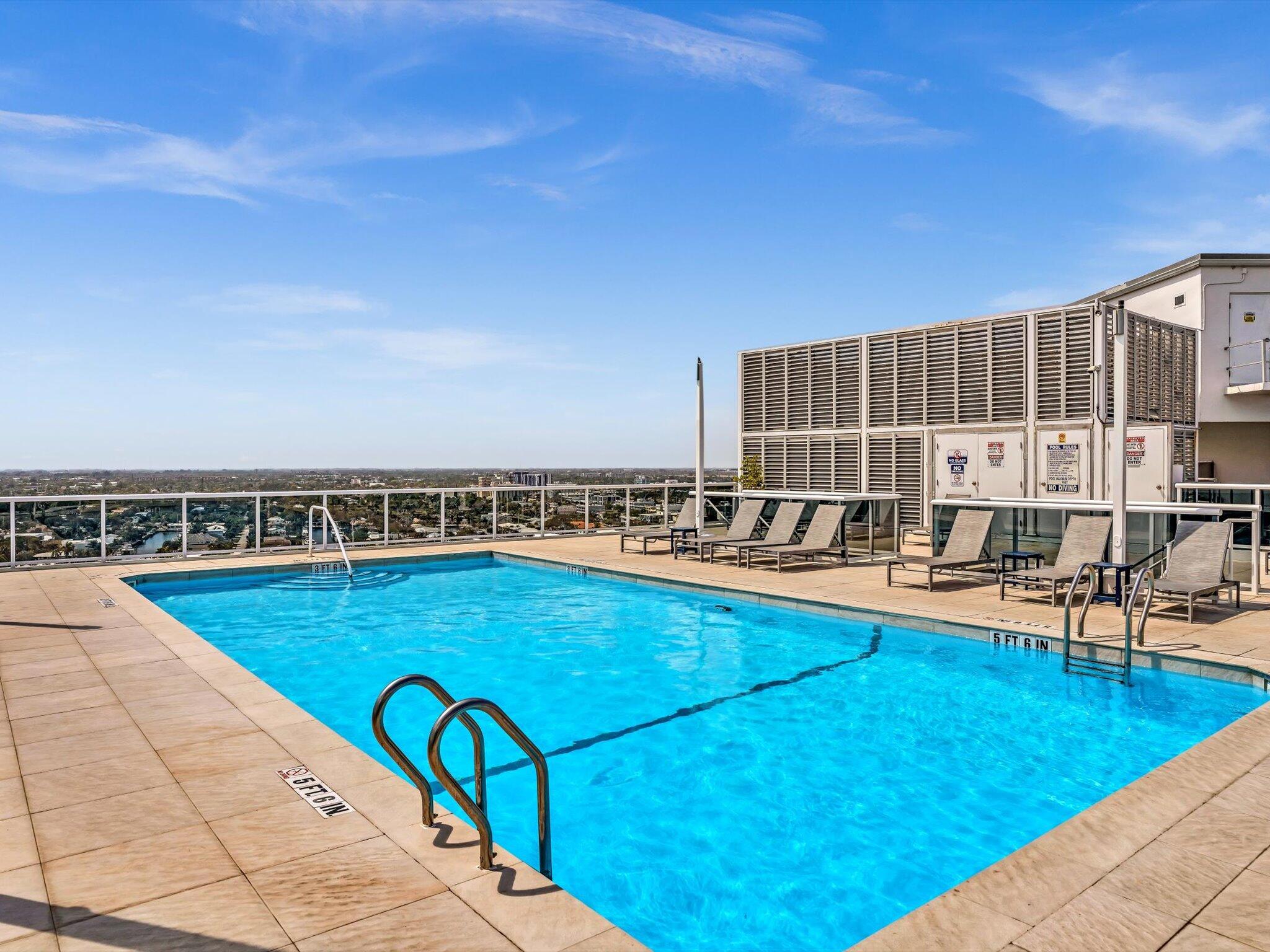 VANTAGE VIEW CONDO - Residential