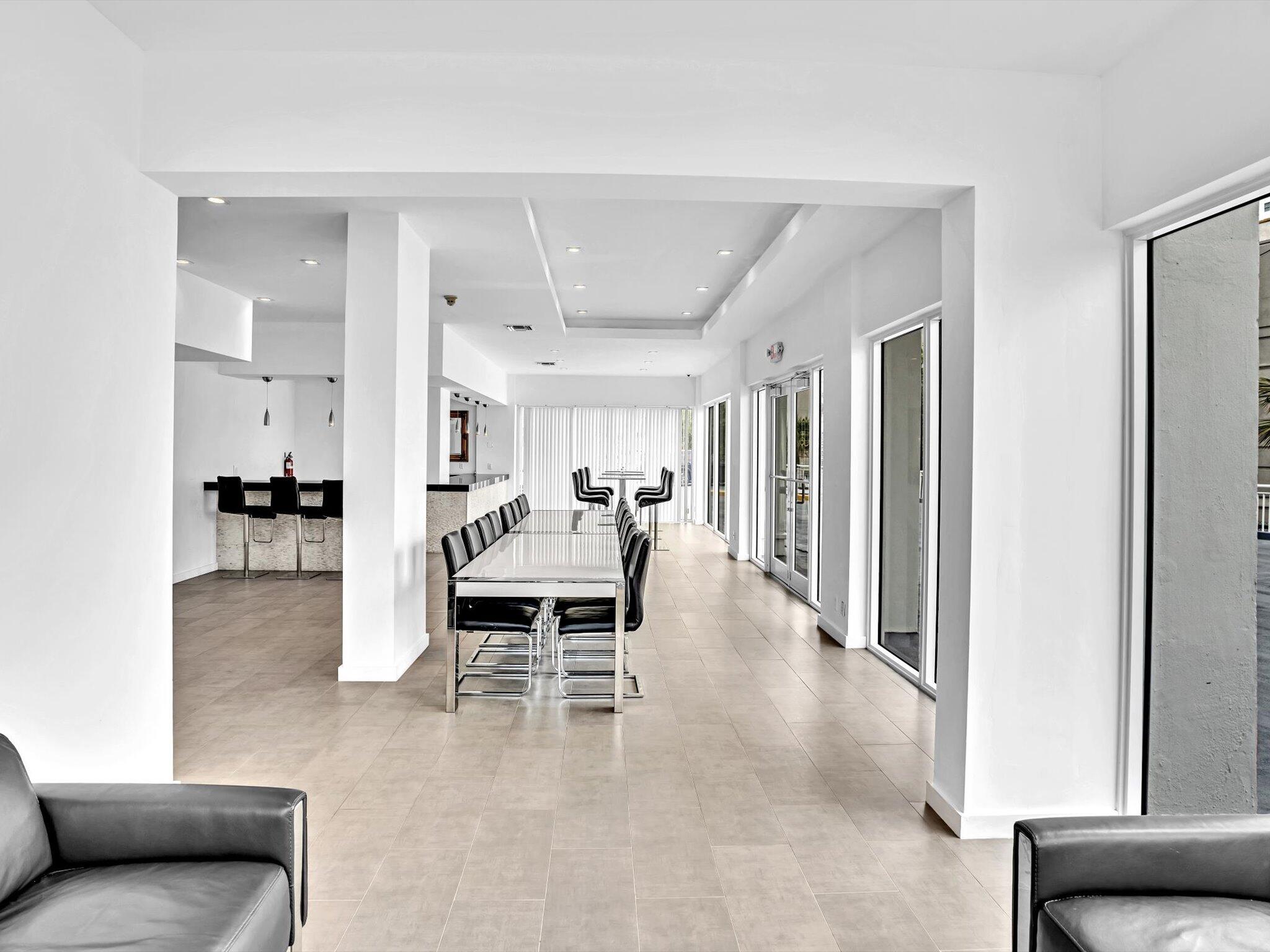 VANTAGE VIEW CONDO - Residential