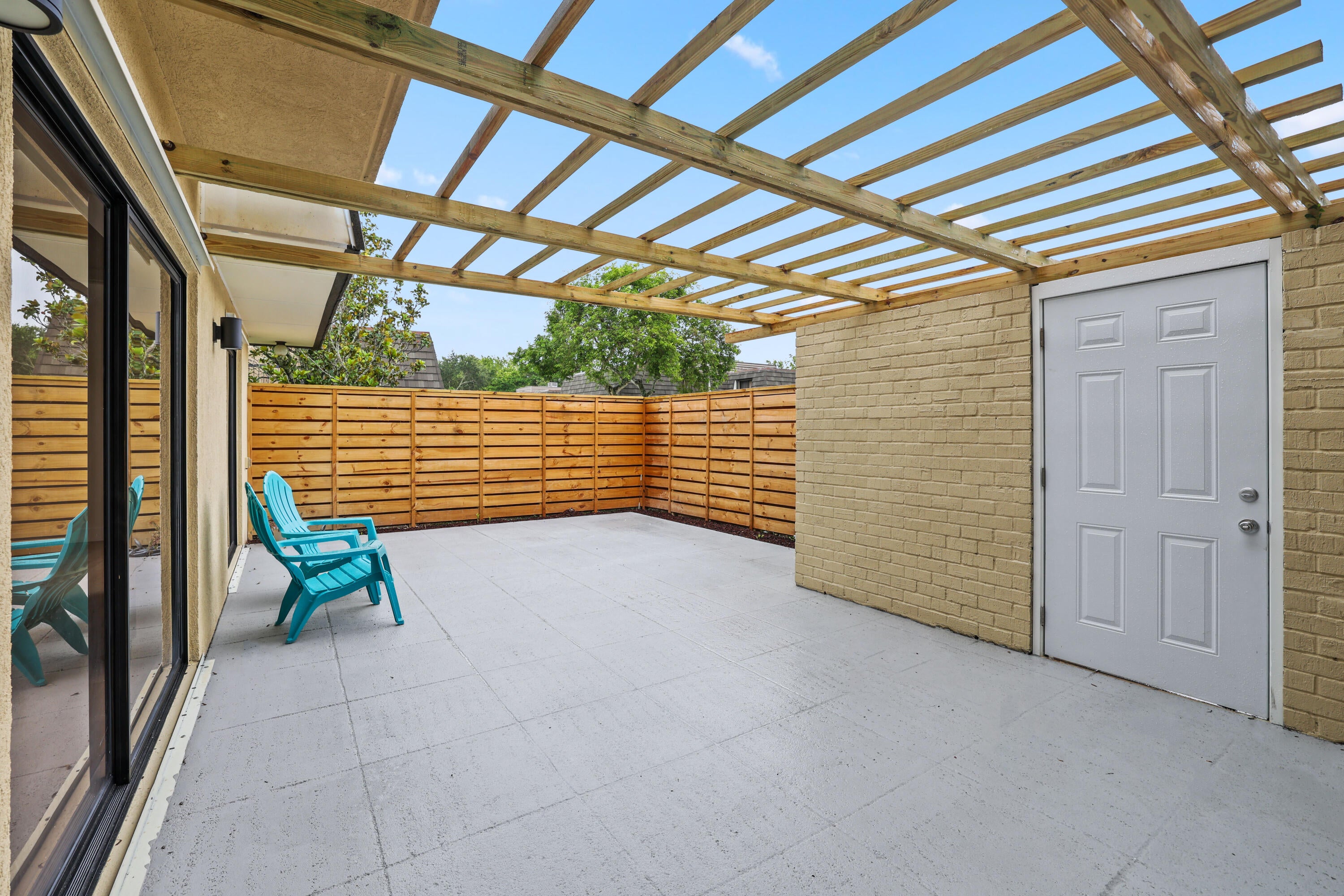 703 7th Terrace, Palm Beach Gardens, FL, 33418/$460,000 4 703 7th Terrace