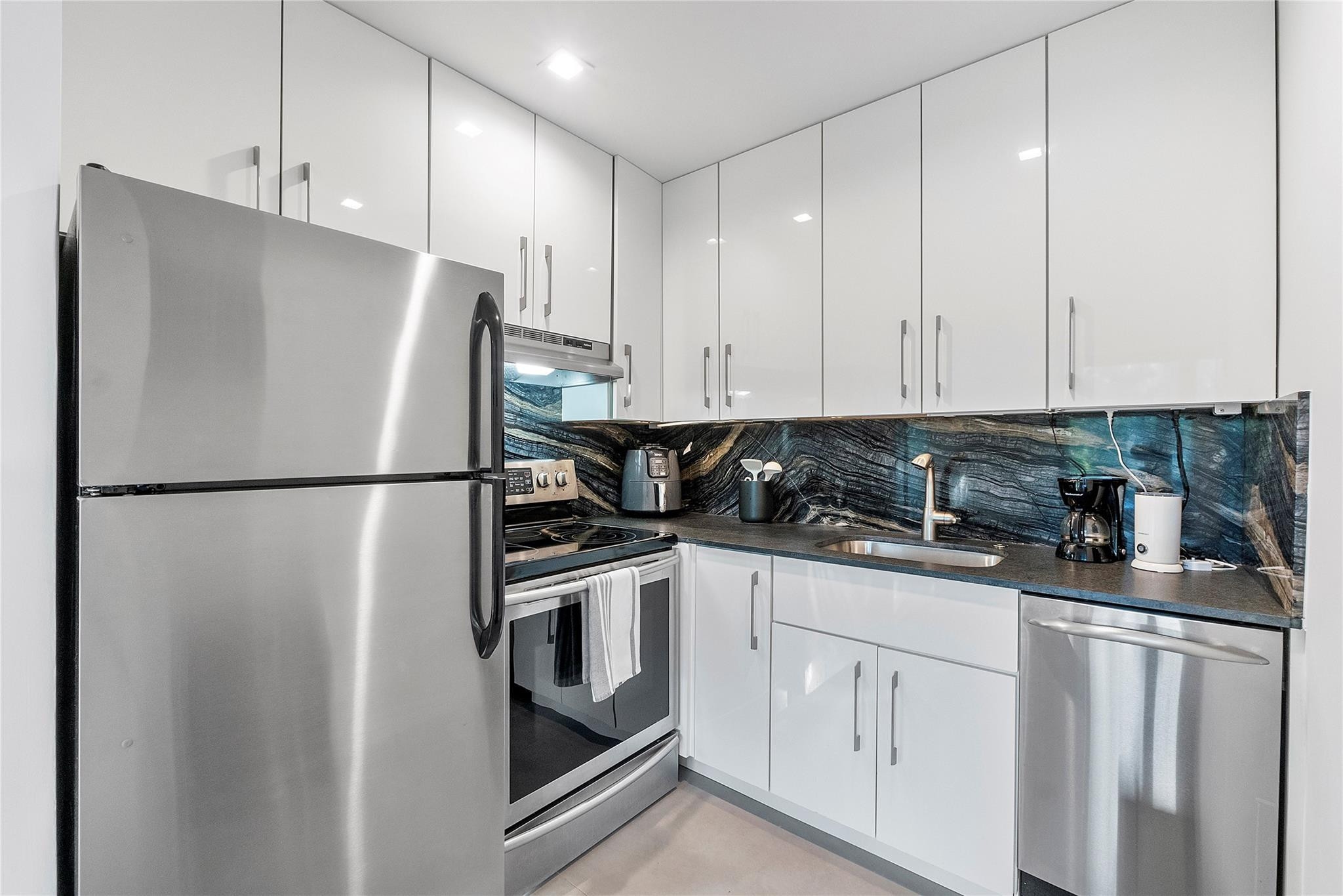 LAS OLAS PARK CORR PLAT - Residential