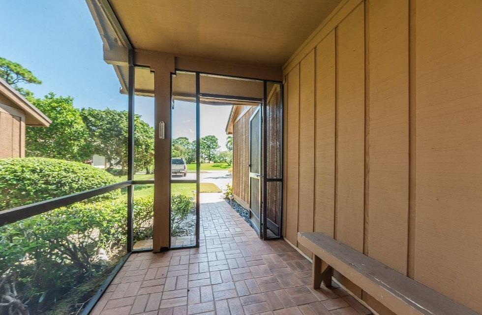 13335 Cross Pointe Drive
