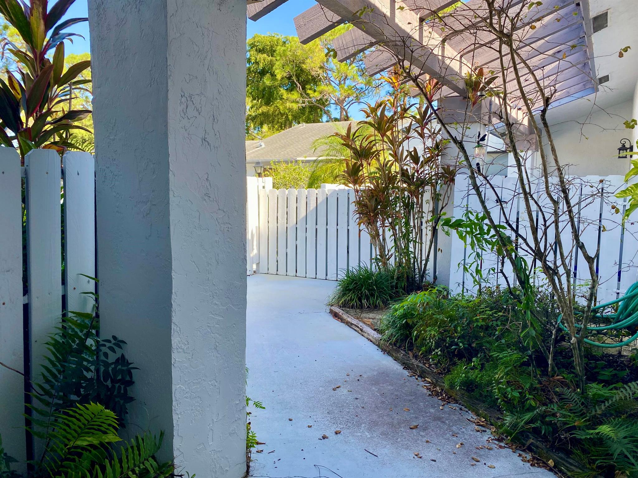 View photos, virtual tours, details... 6117 Woodlake Boulevard