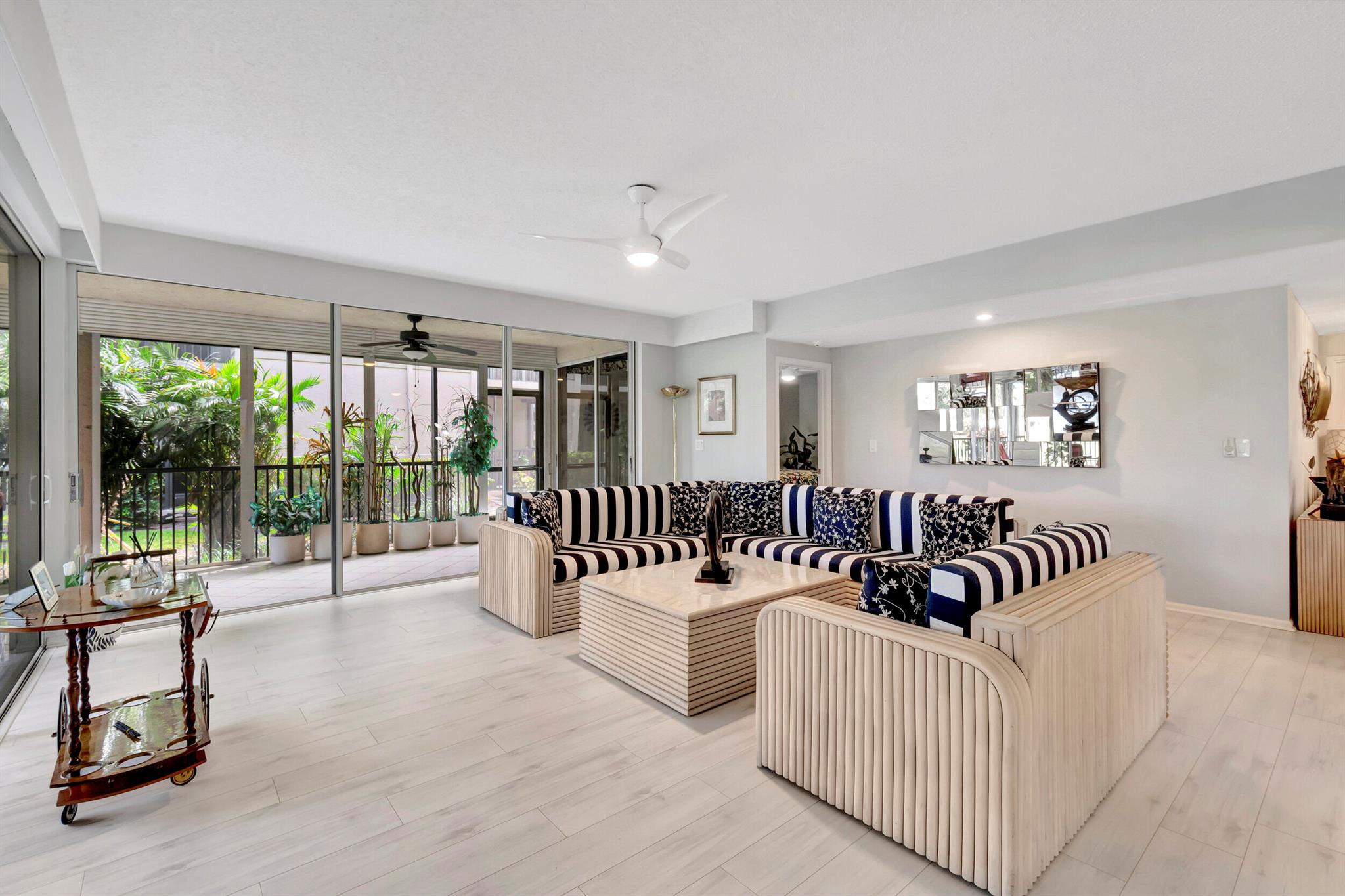 SOUTHWINDS AT BOCA POINTE CONDO - Residential