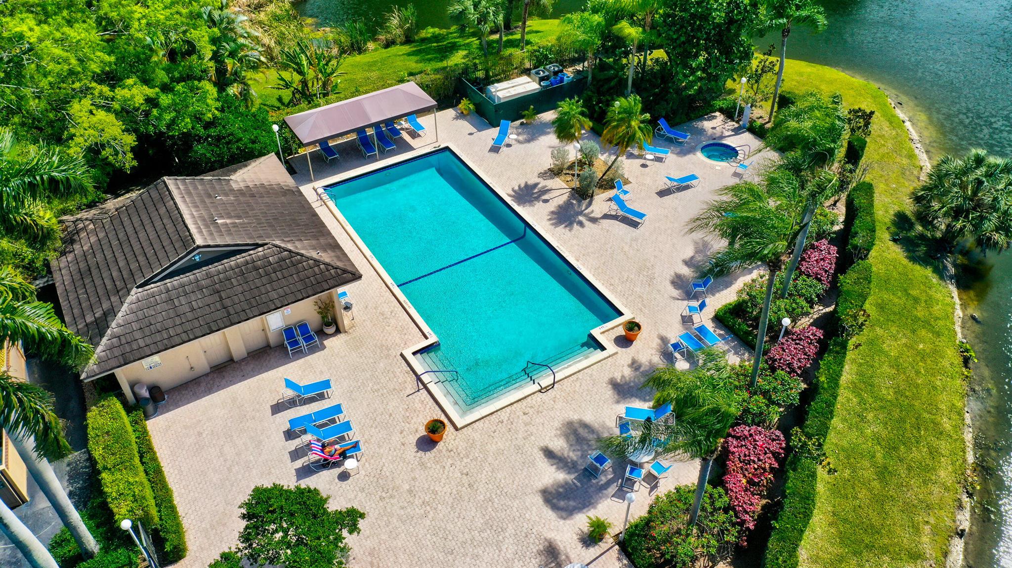 SOUTHWINDS AT BOCA POINTE CONDO - Residential