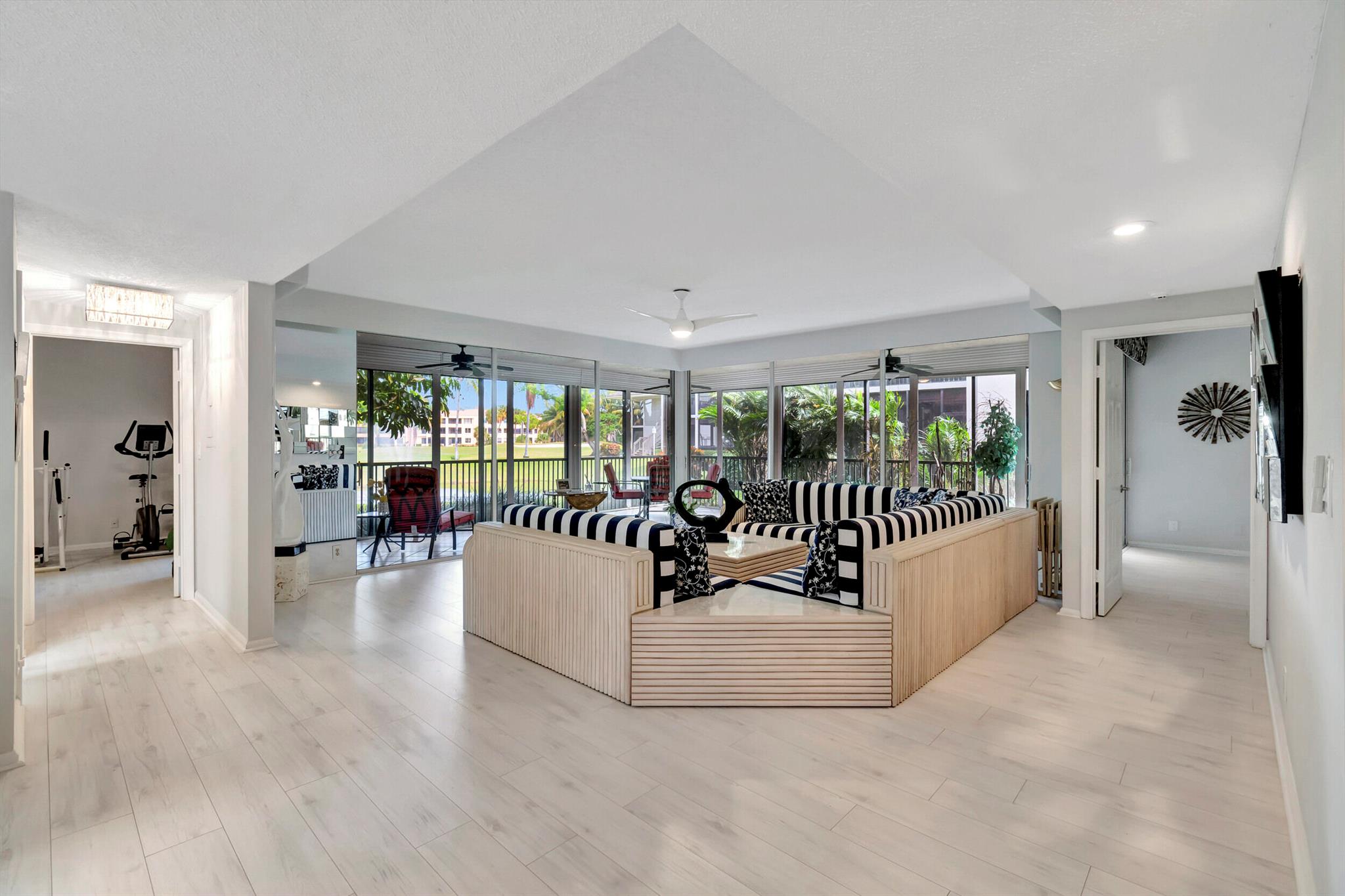 SOUTHWINDS AT BOCA POINTE CONDO - Residential