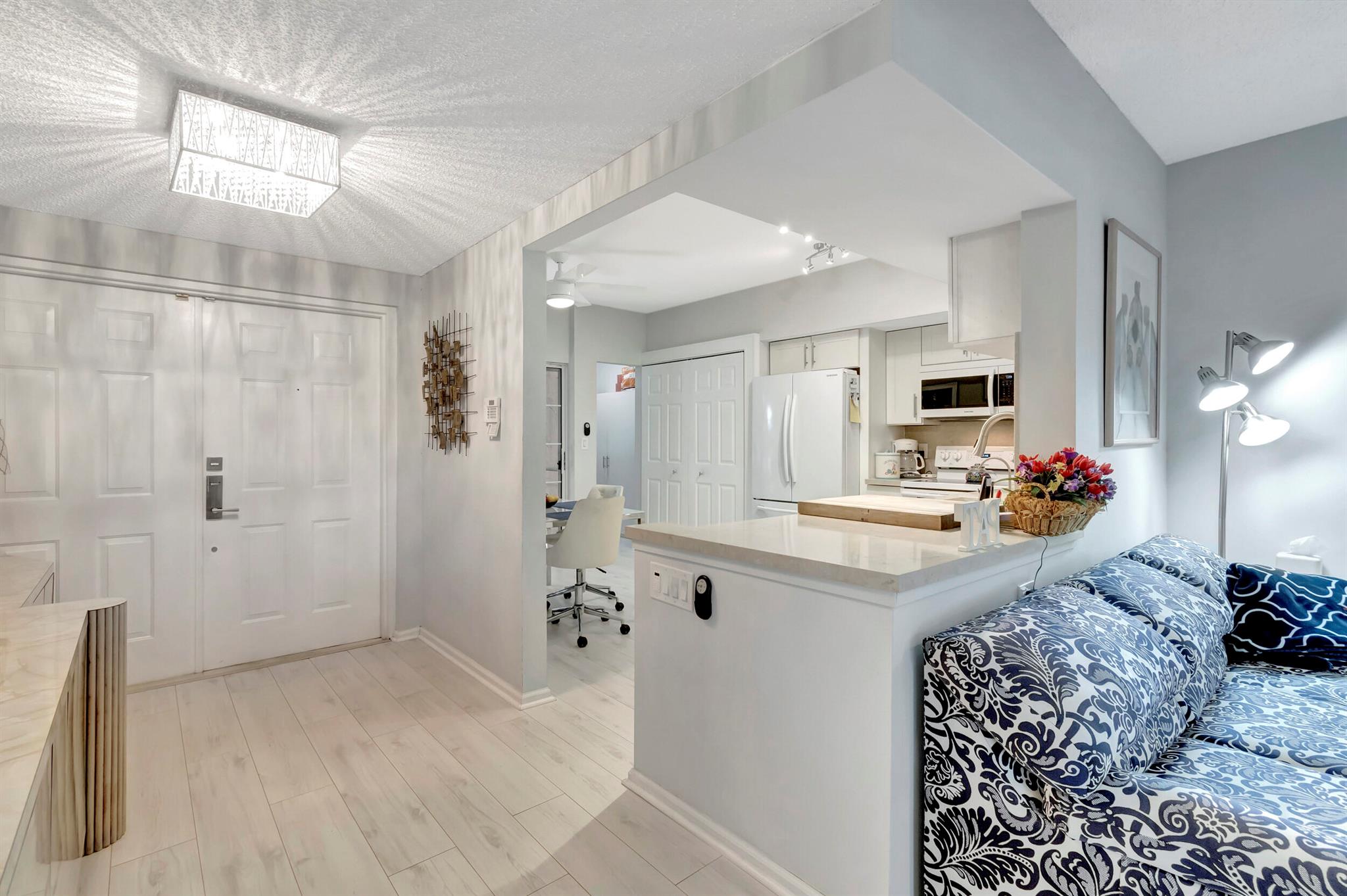 SOUTHWINDS AT BOCA POINTE CONDO - Residential