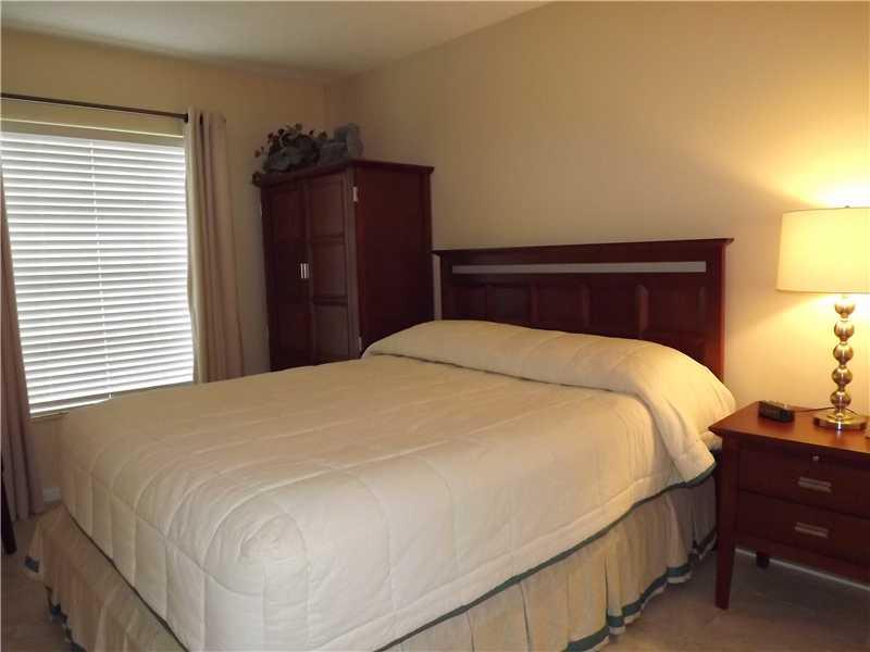 IMPERIAL POINT COLONNADES - Residential