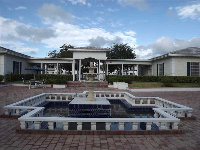 IMPERIAL POINT COLONNADES - Residential