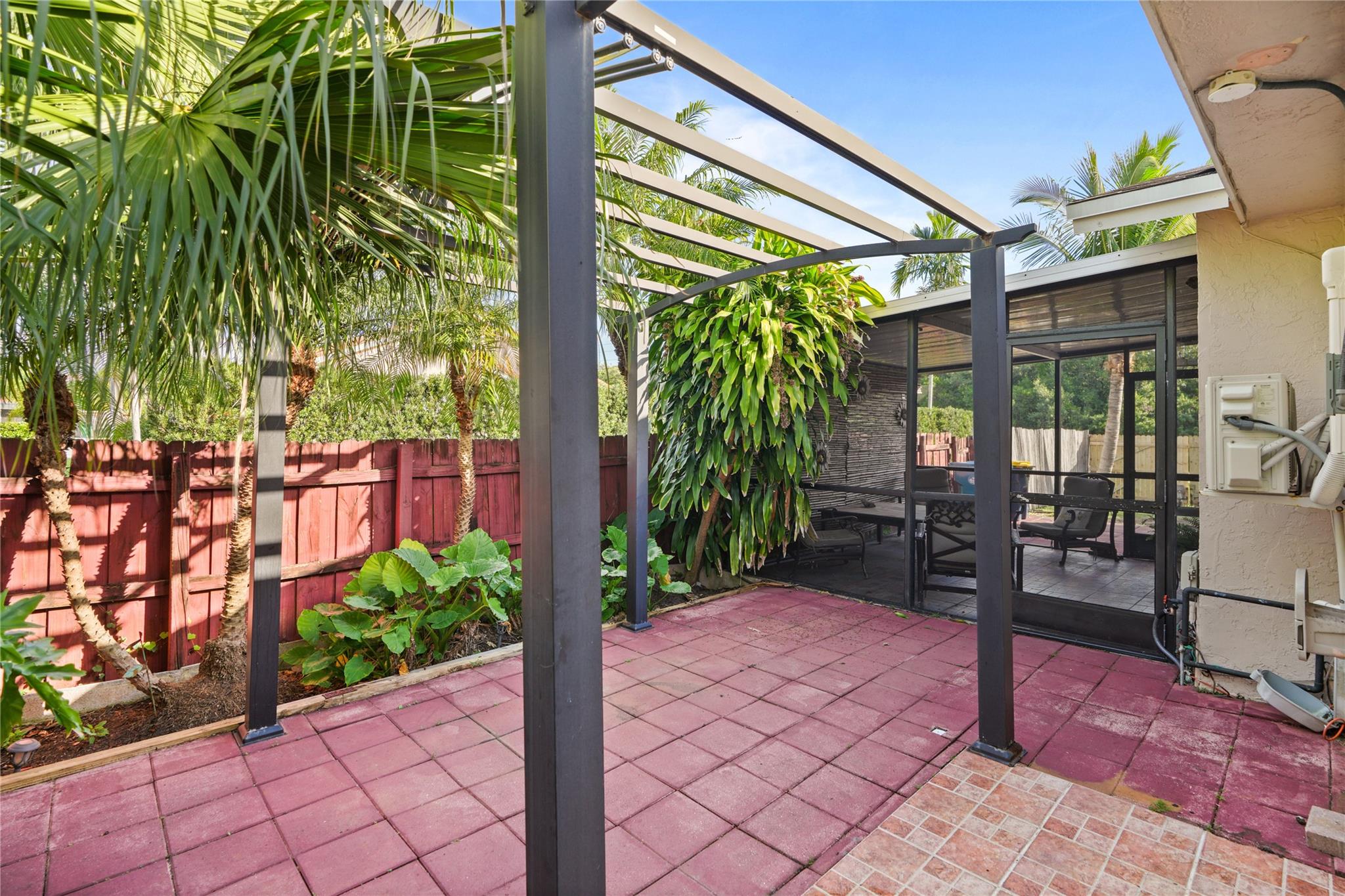 Hollywood Center Amd - Residential