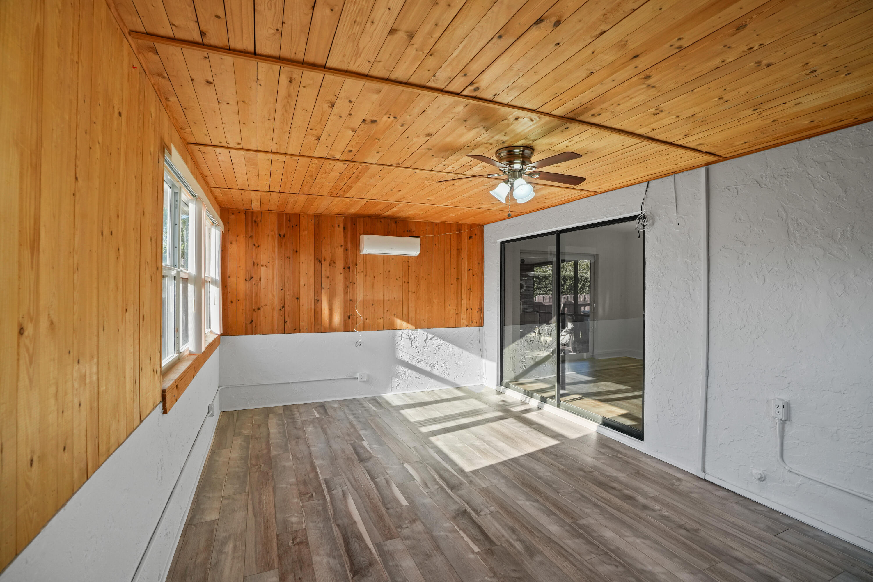 Hollywood Center Amd - Residential