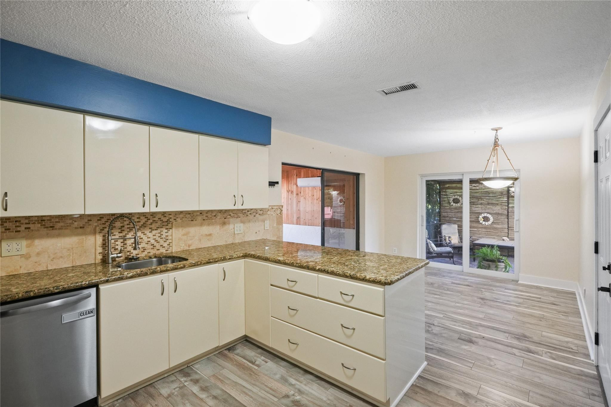 Hollywood Center Amd - Residential