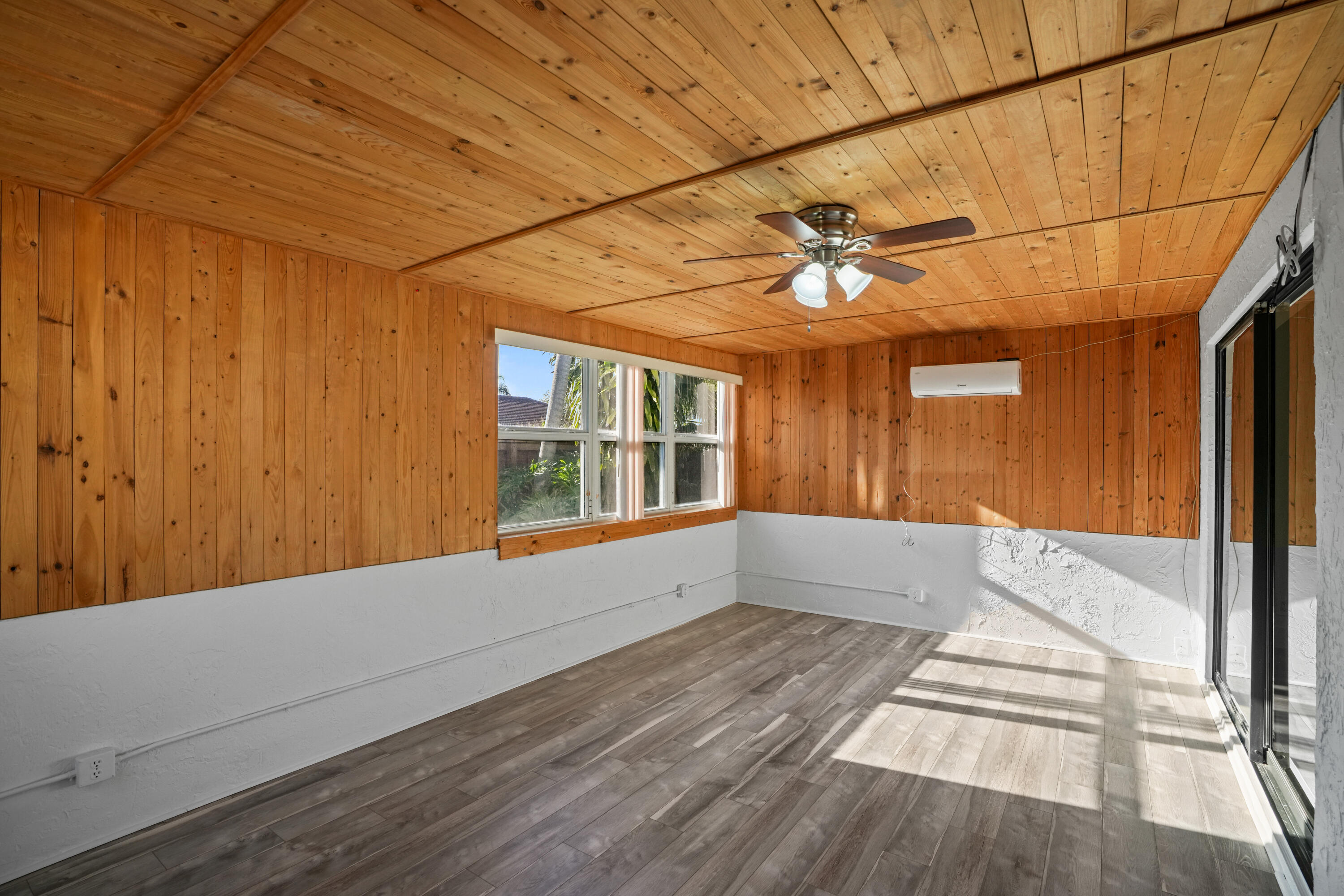 Hollywood Center Amd - Residential