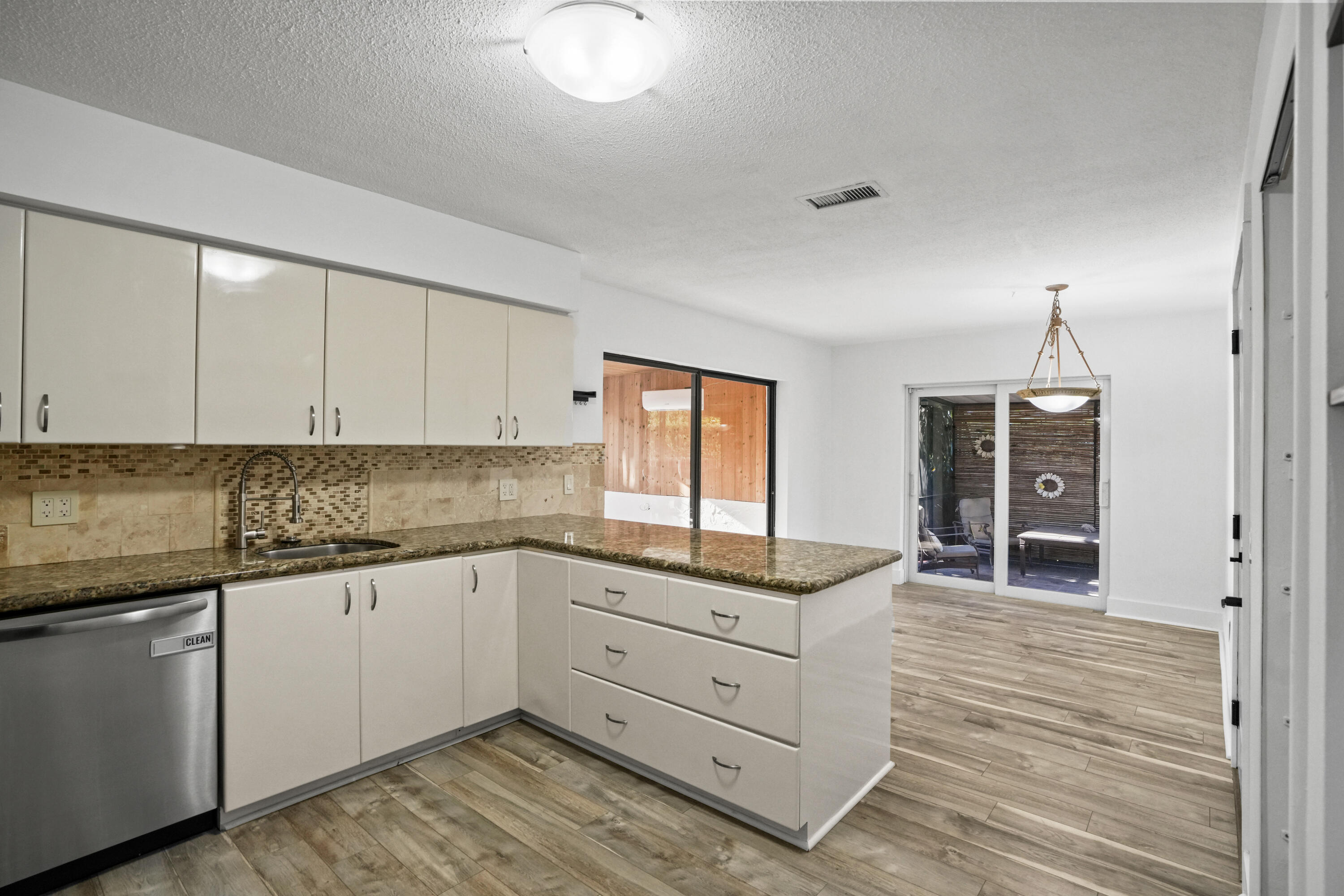 Hollywood Center Amd - Residential