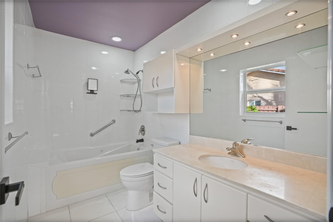 Hollywood Center Amd - Residential