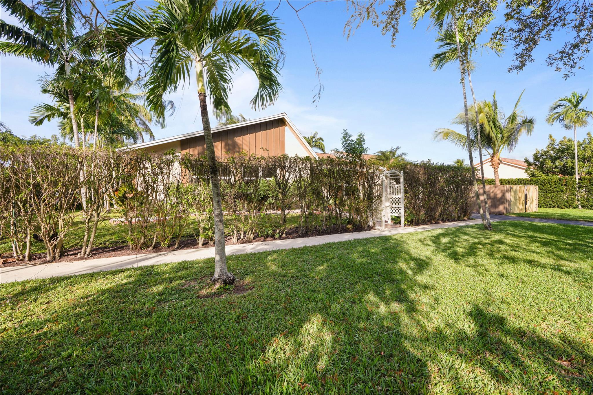 Hollywood Center Amd - Residential