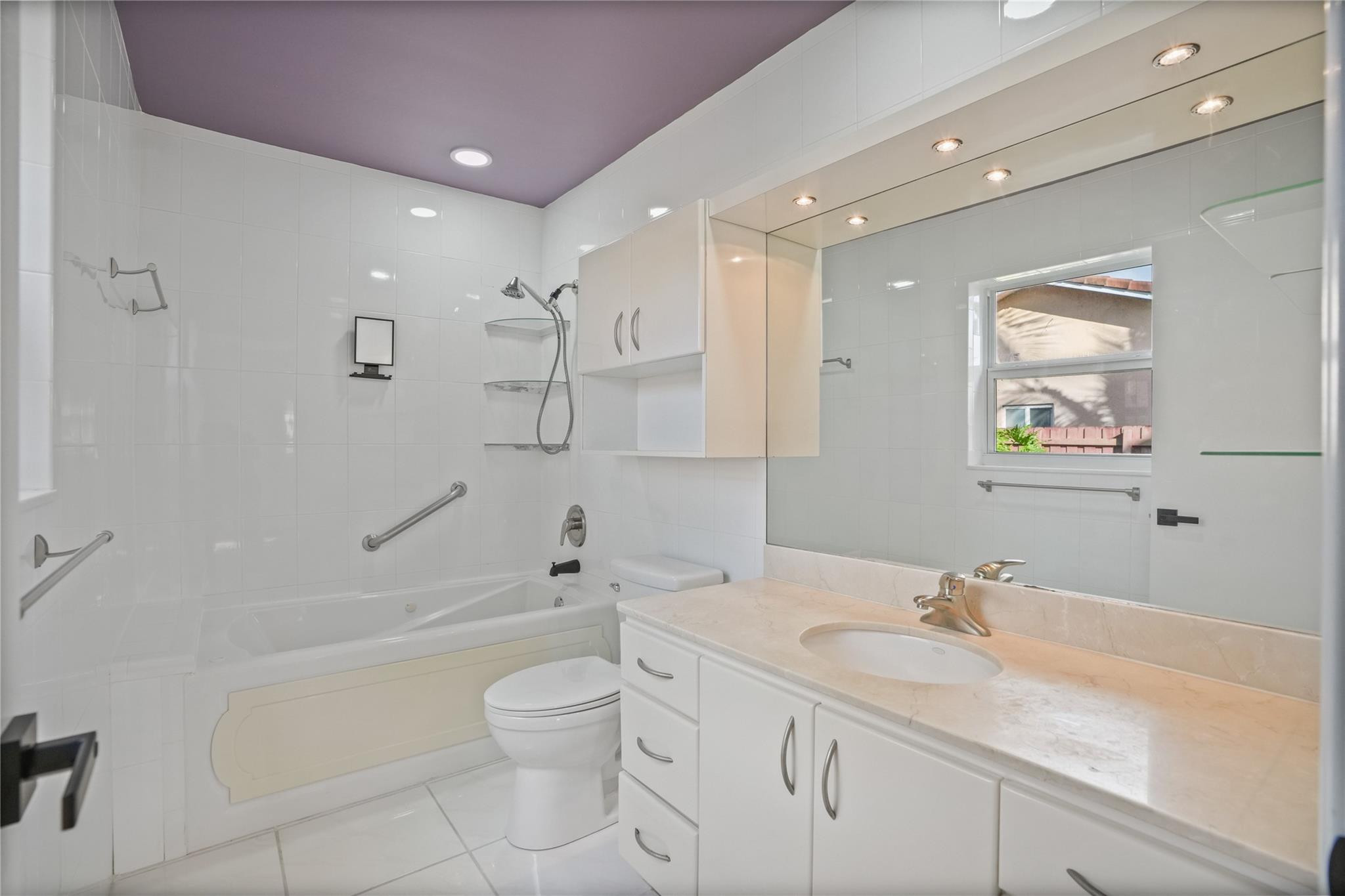 Hollywood Center Amd - Residential