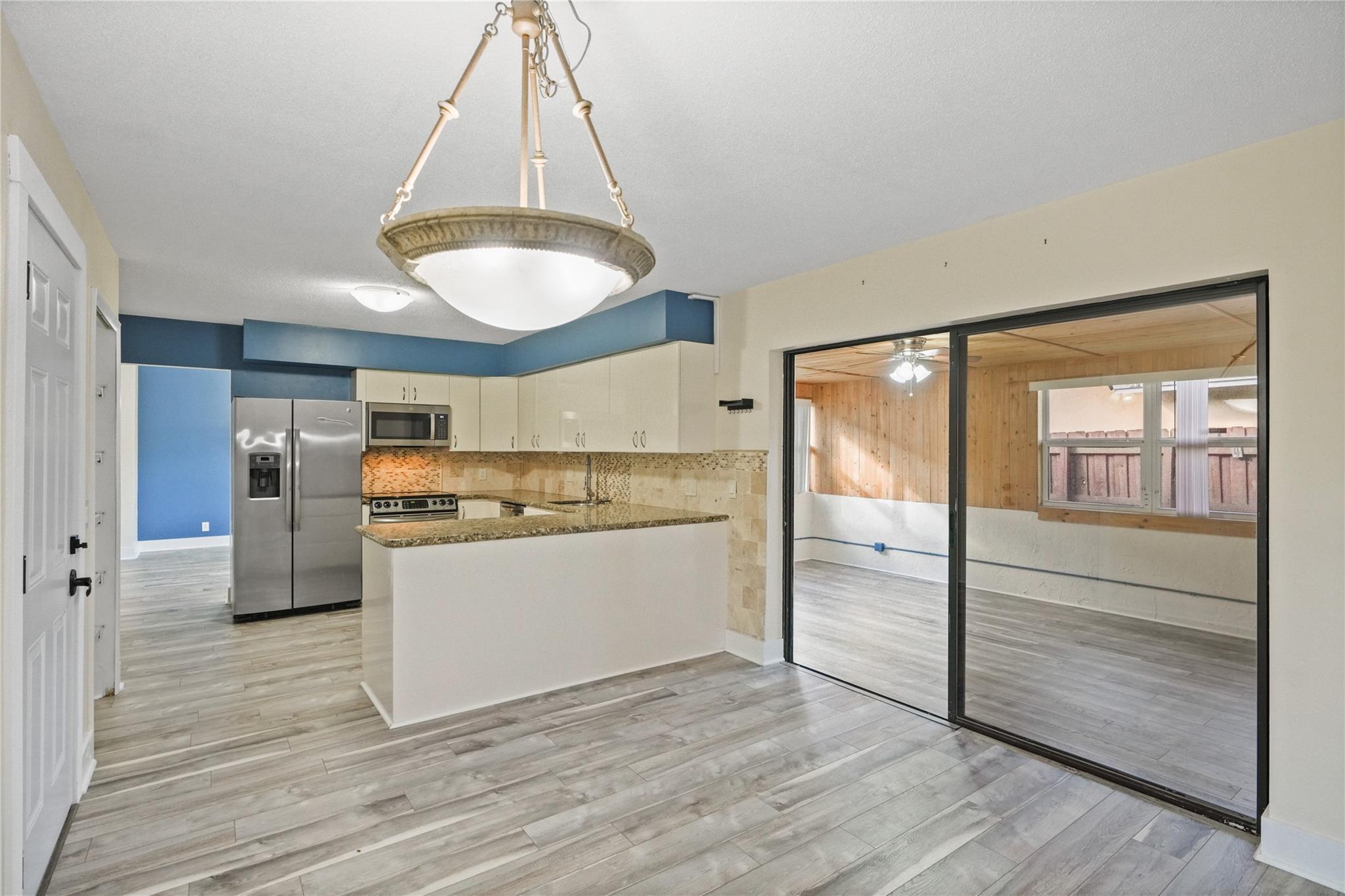 Hollywood Center Amd - Residential